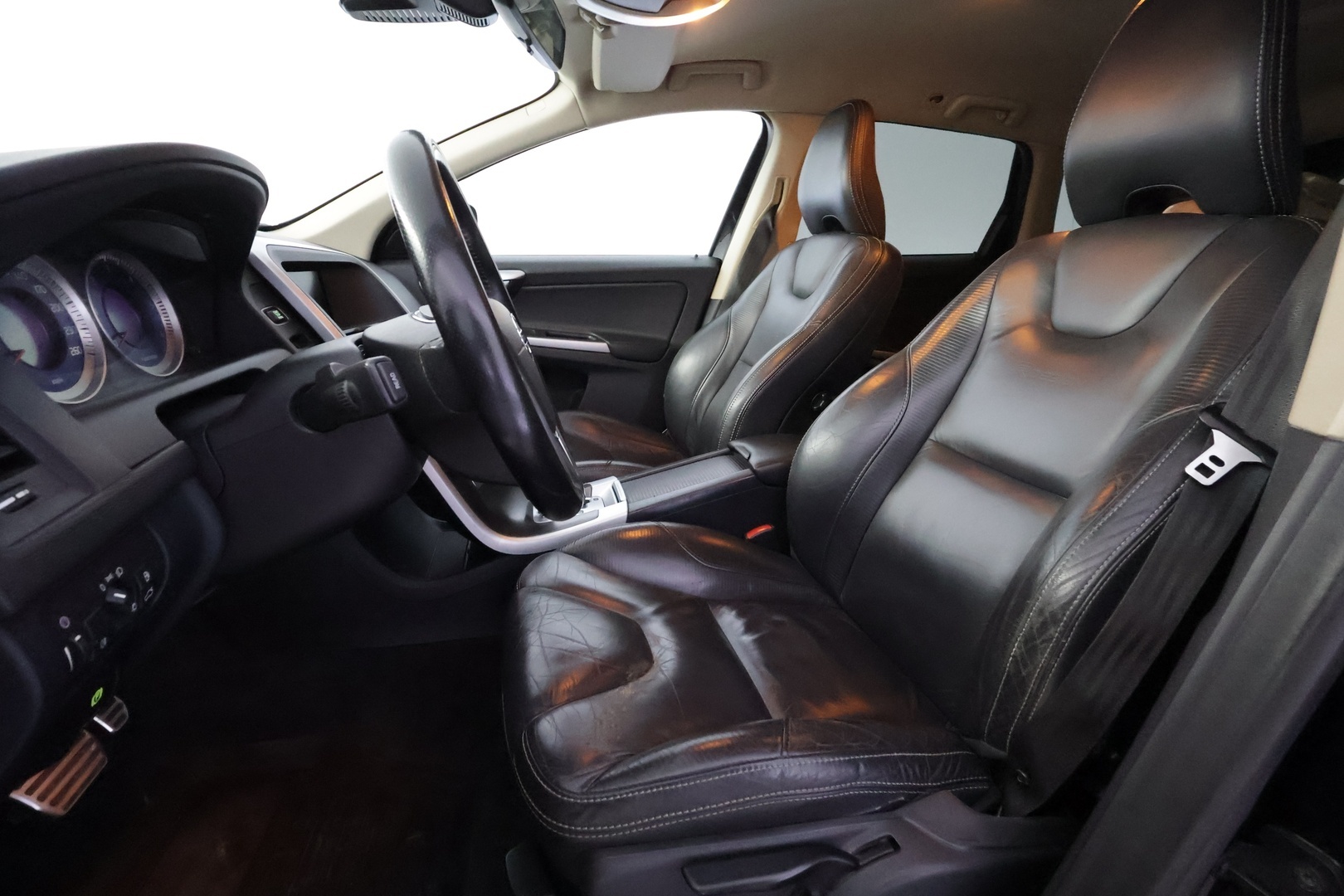 VOLVO XC60 9