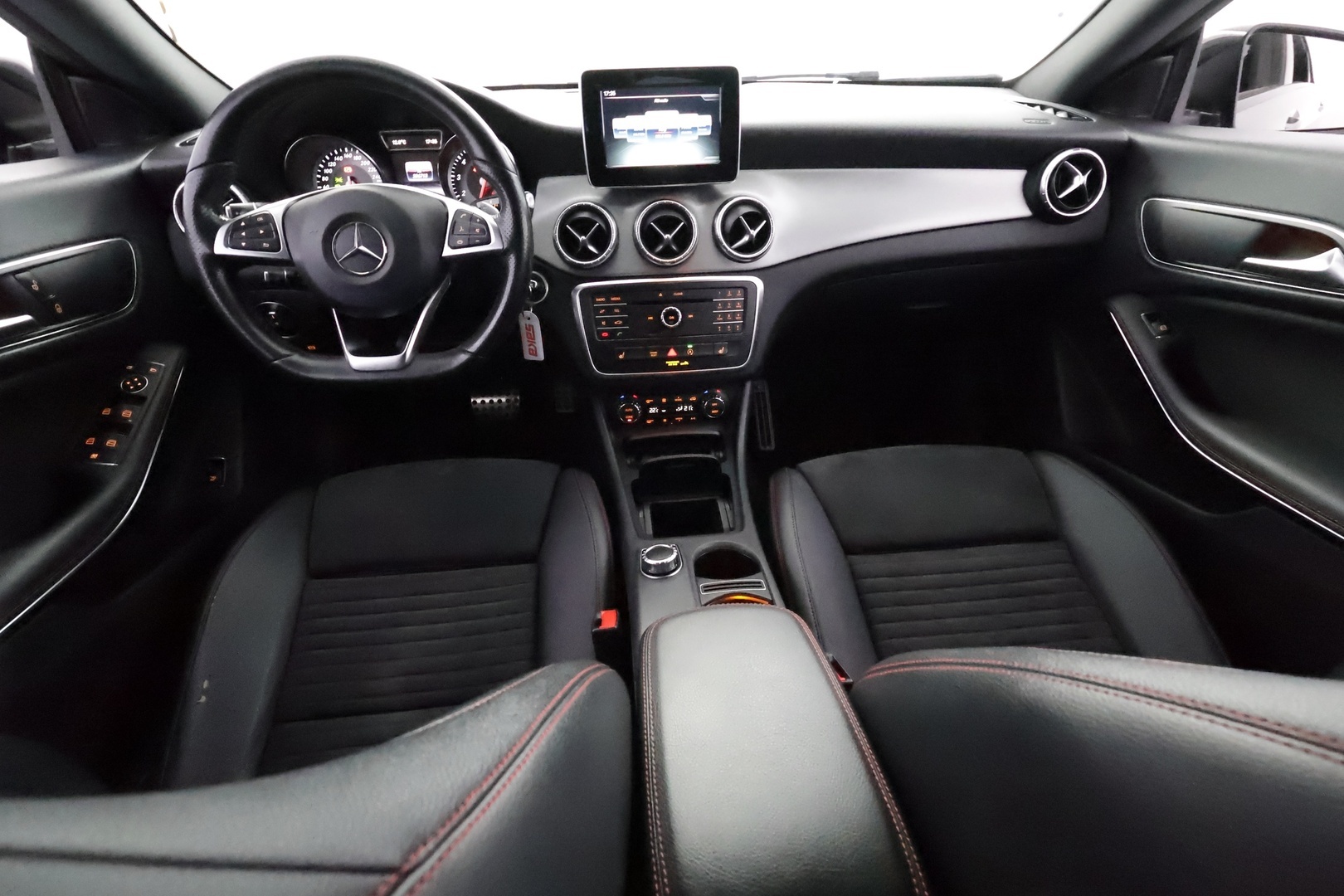 MERCEDES-BENZ CLA 2016