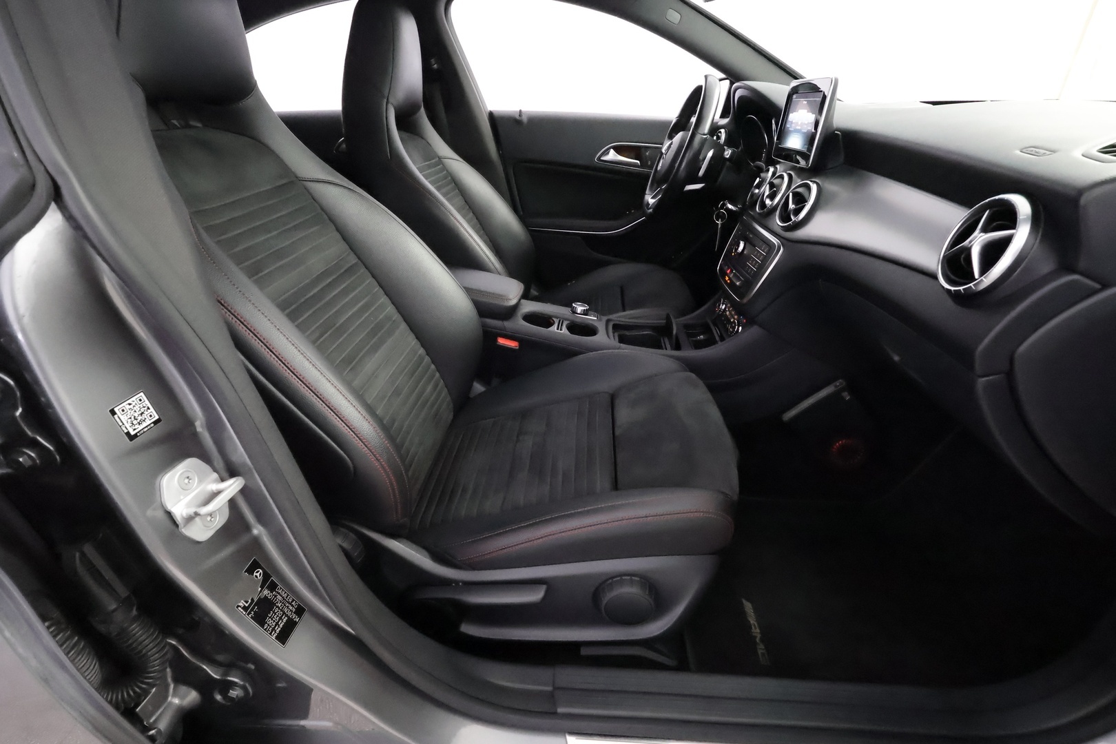 MERCEDES-BENZ CLA 2016