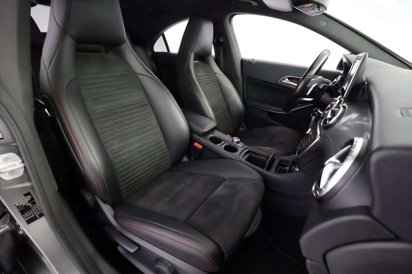 MERCEDES-BENZ CLA 2016