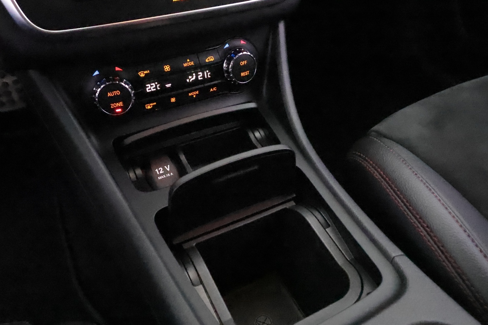 MERCEDES-BENZ CLA 2016