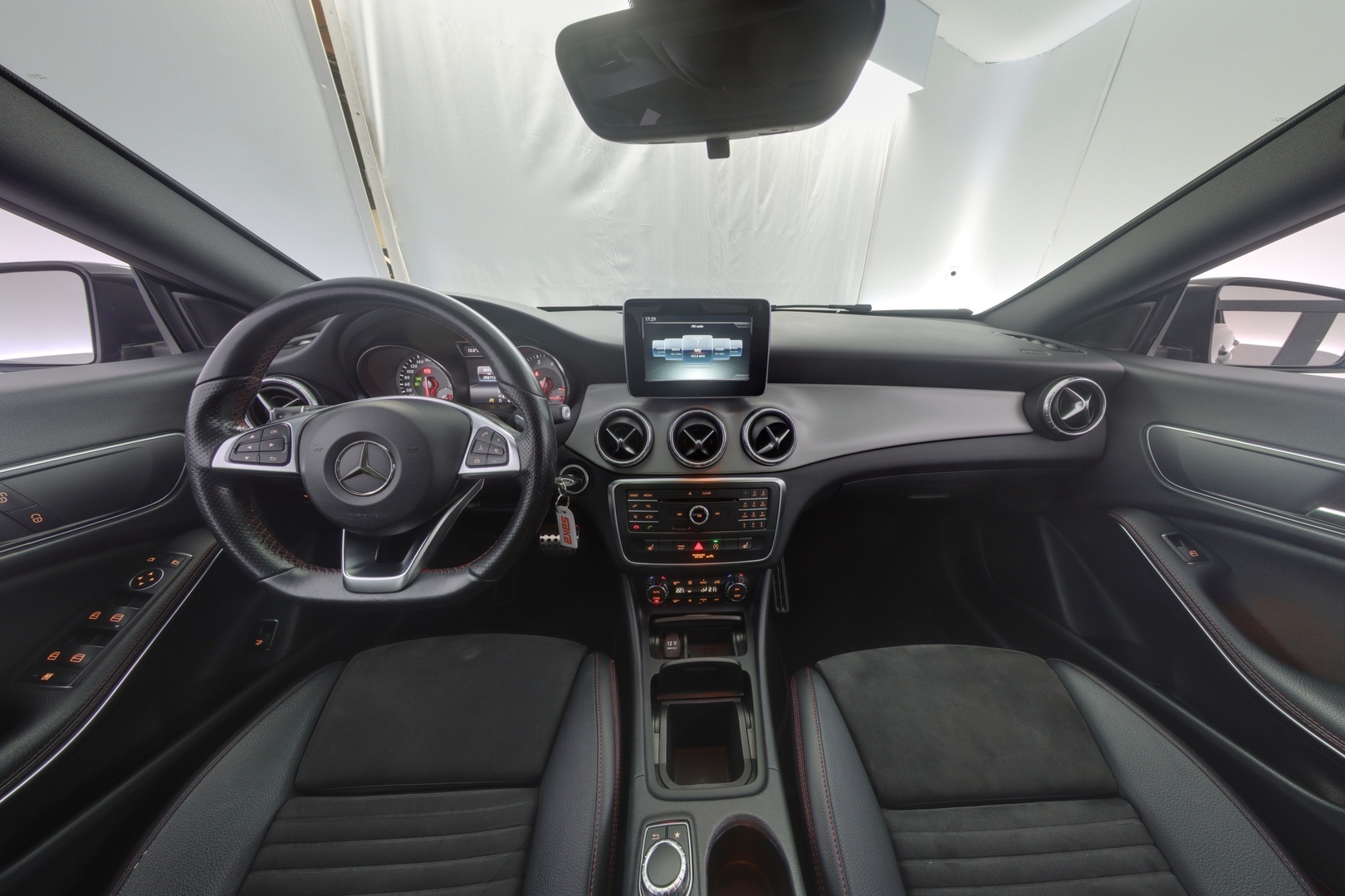 MERCEDES-BENZ CLA 2016