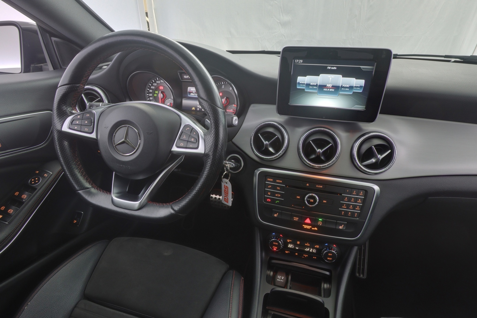 MERCEDES-BENZ CLA 2016