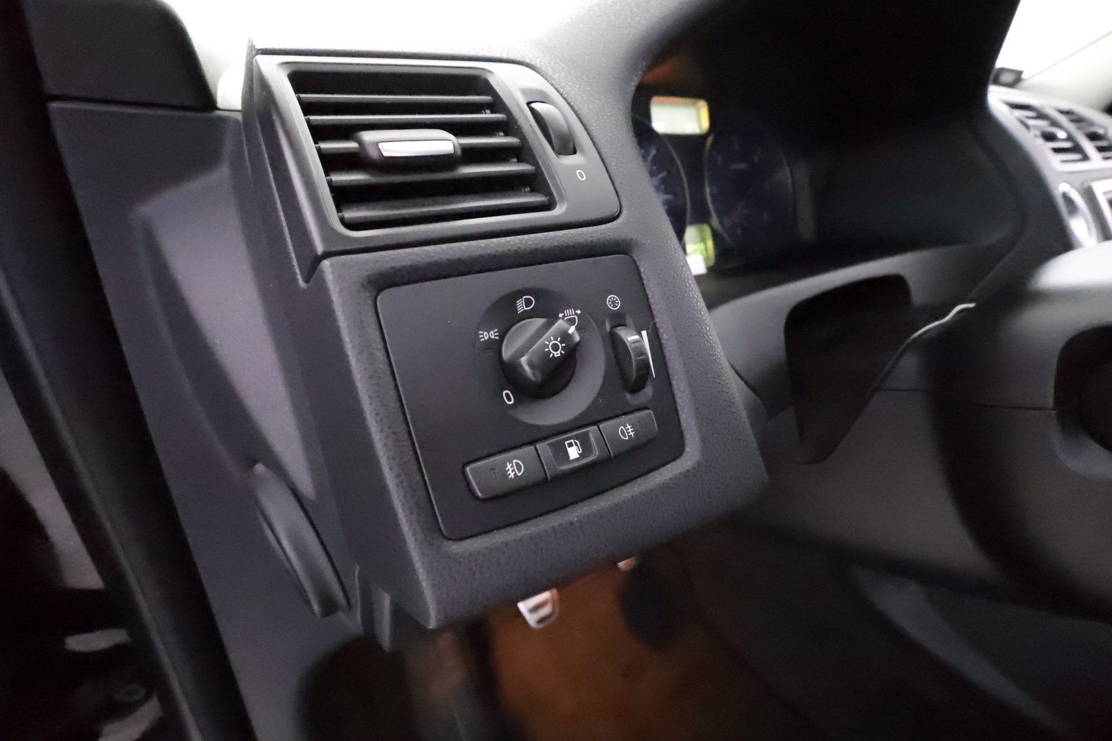 VOLVO C30 2012