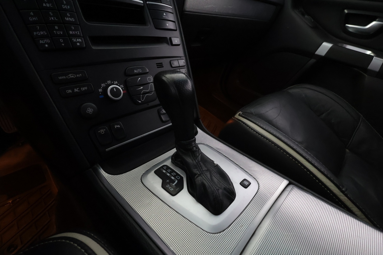 VOLVO XC90 2010