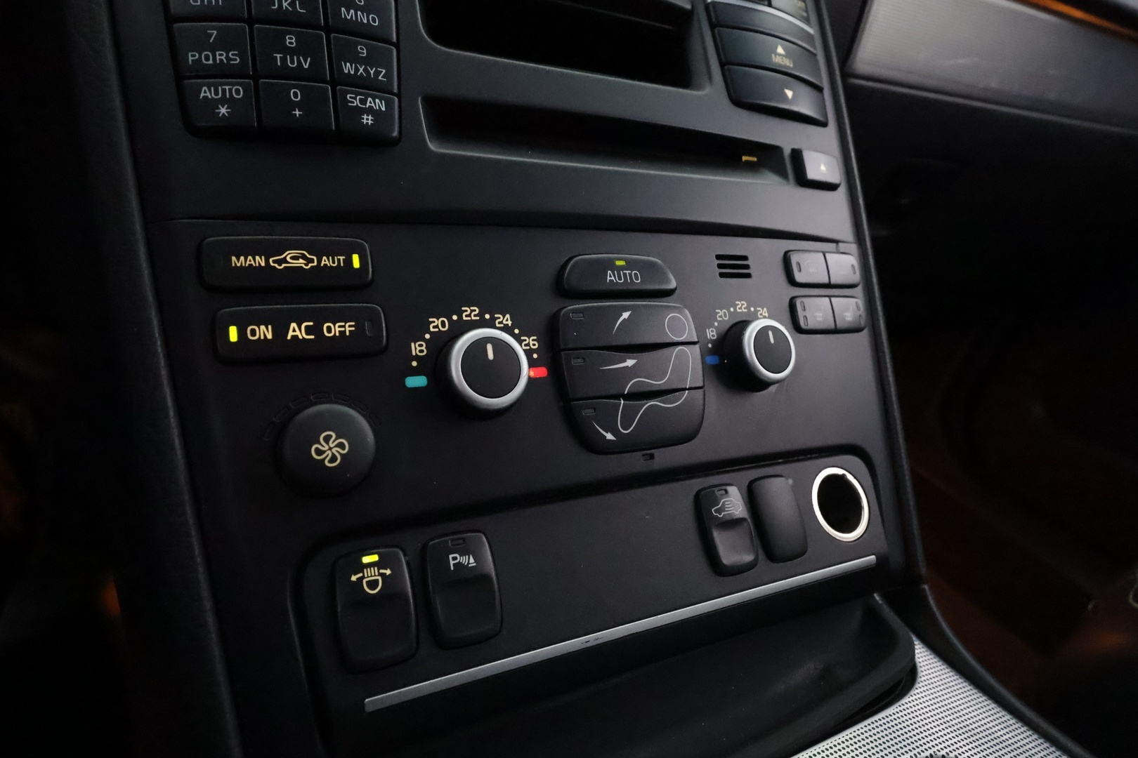 VOLVO XC90 2010