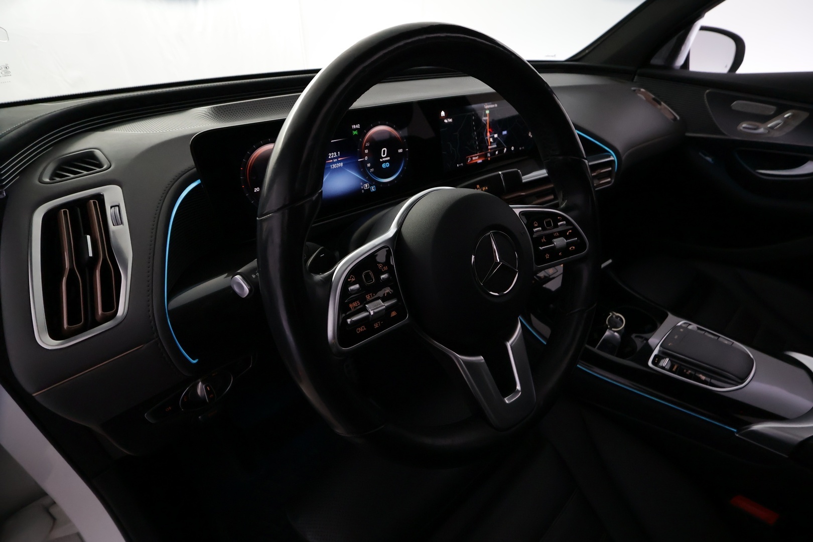 MERCEDES-BENZ EQC 33
