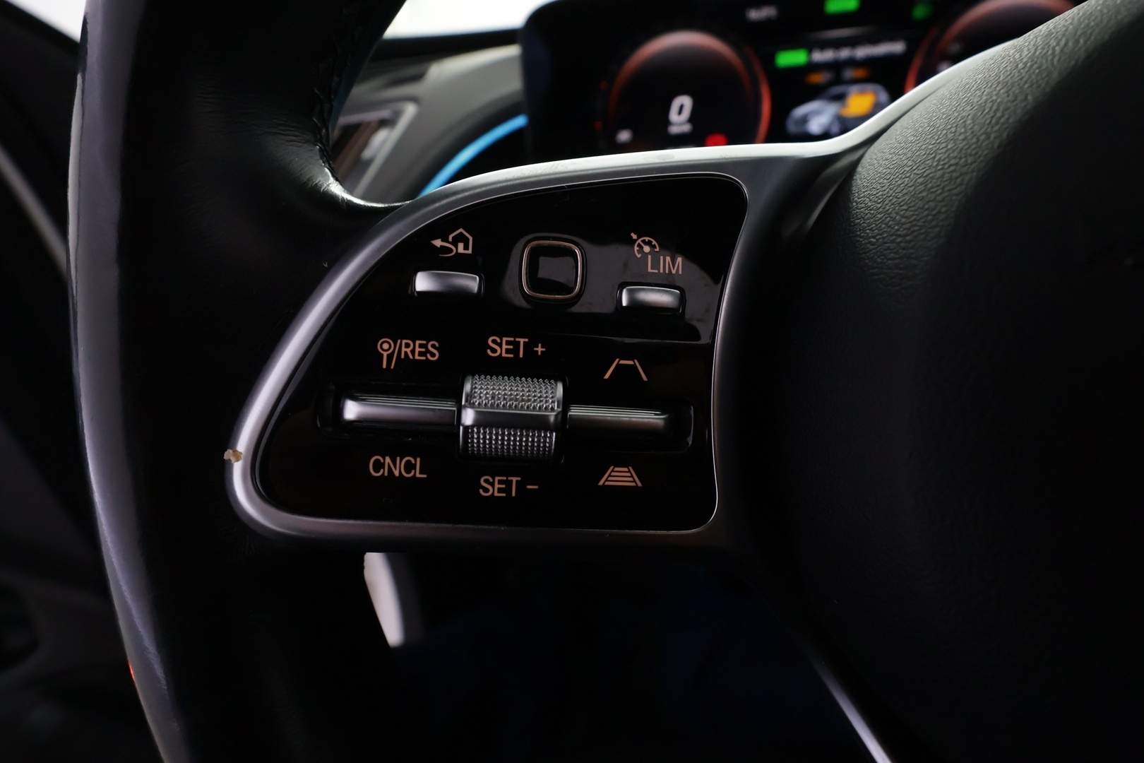 MERCEDES-BENZ EQC 34