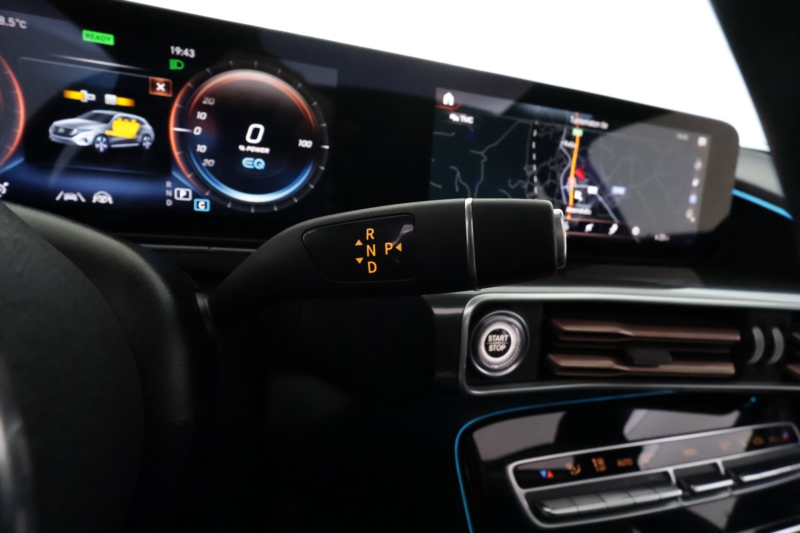 MERCEDES-BENZ EQC 39