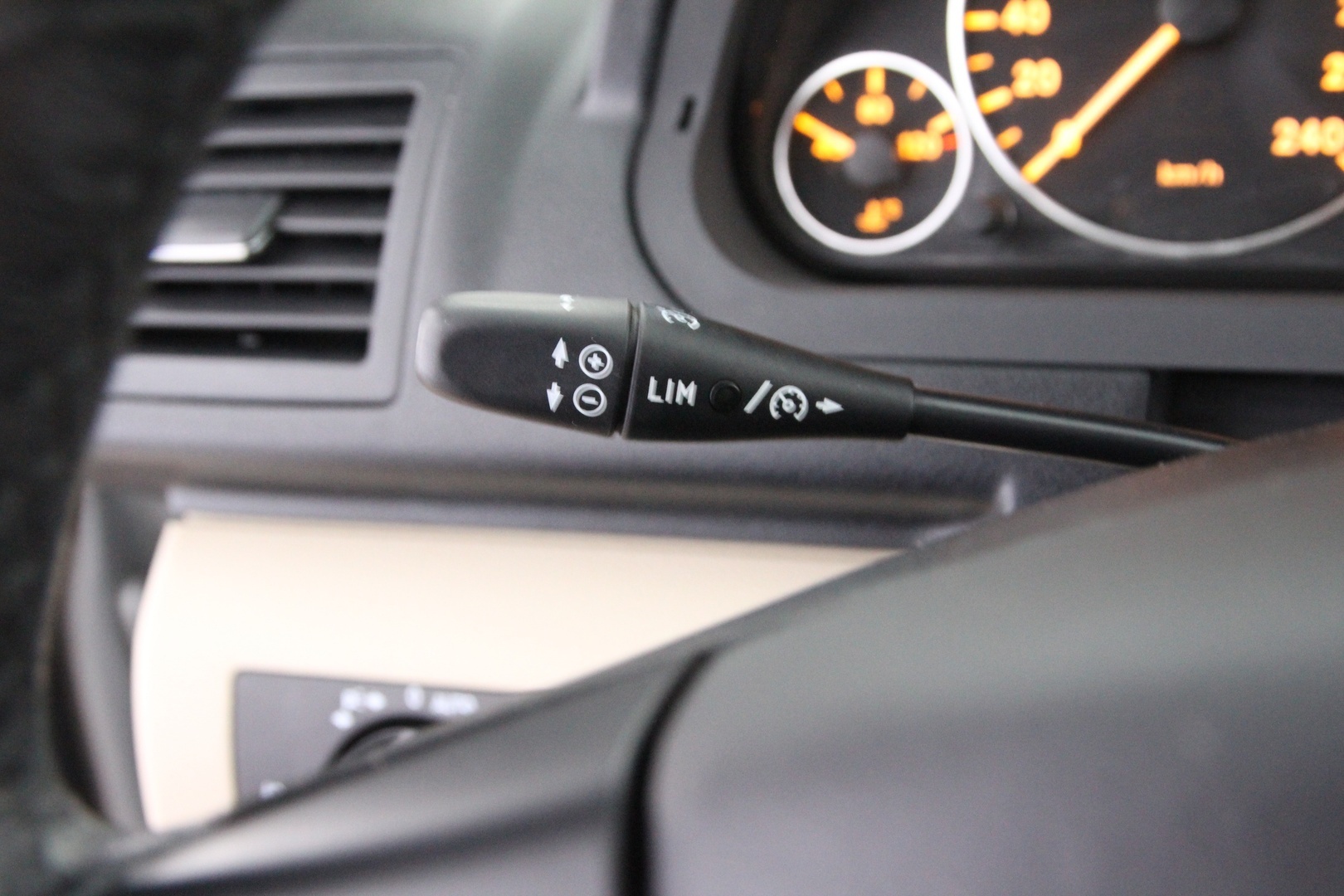 MERCEDES-BENZ A 2009