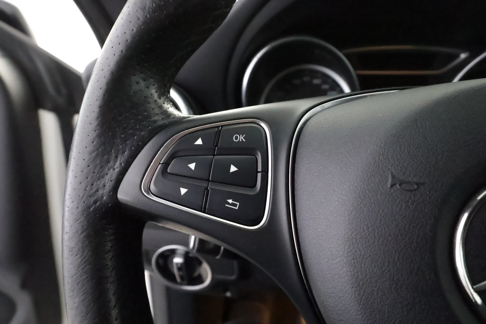 MERCEDES-BENZ CLA 2017