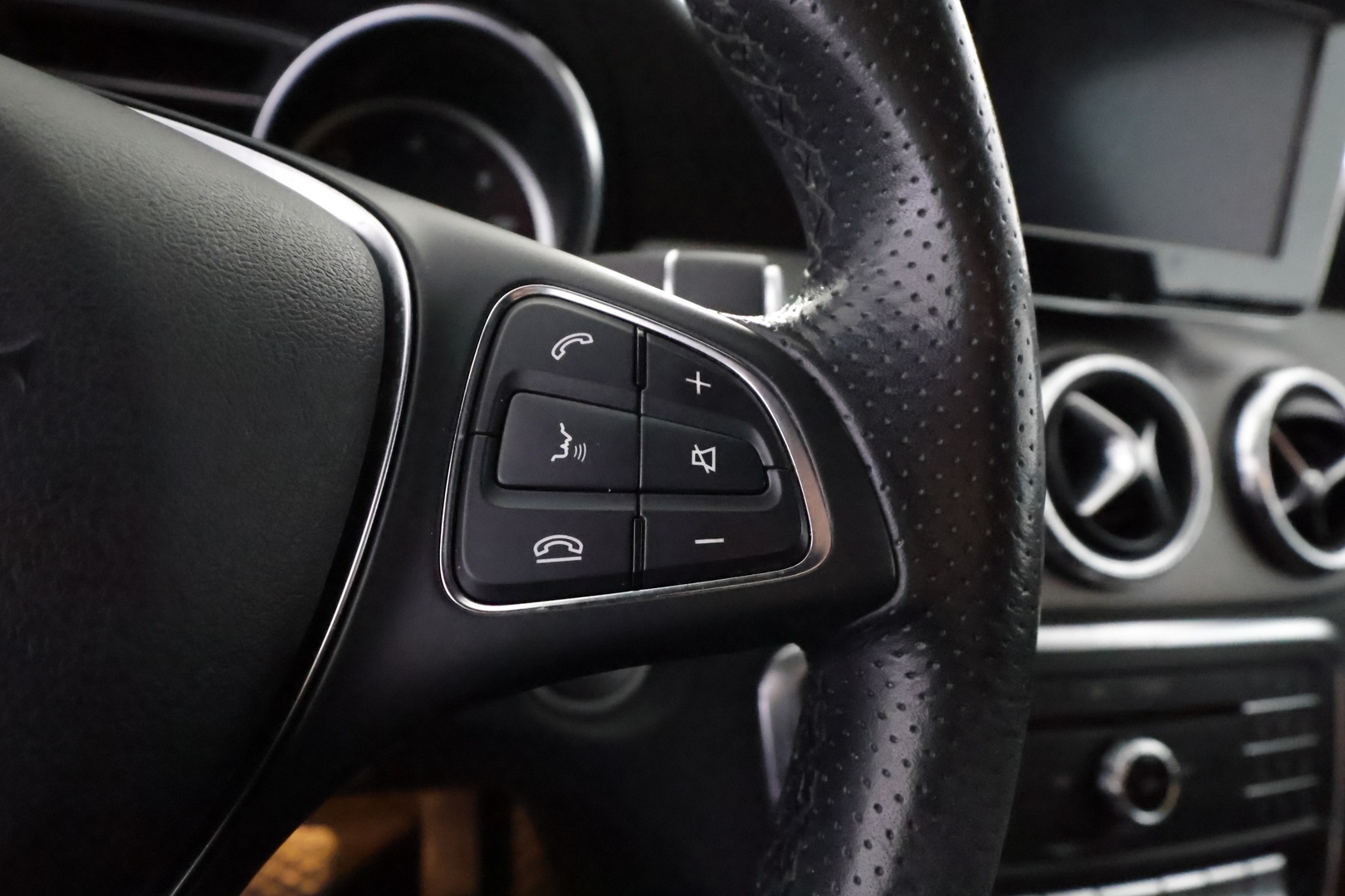 MERCEDES-BENZ CLA 2017