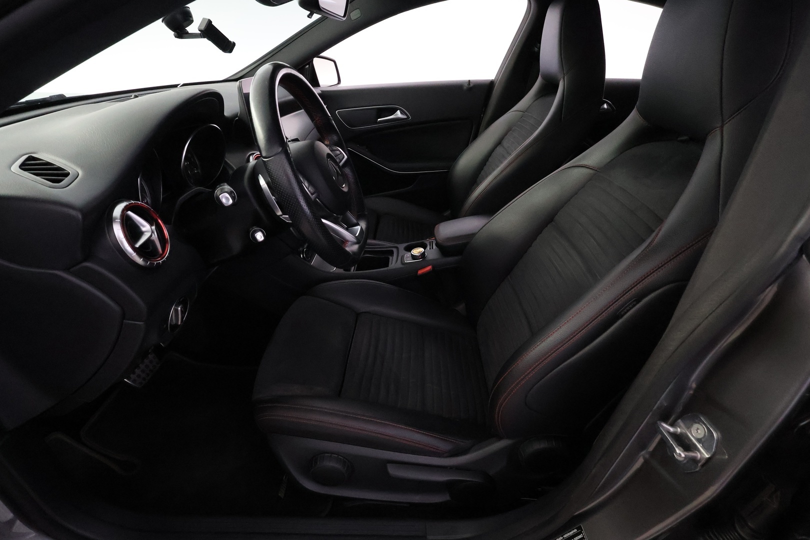 MERCEDES-BENZ CLA 2019
