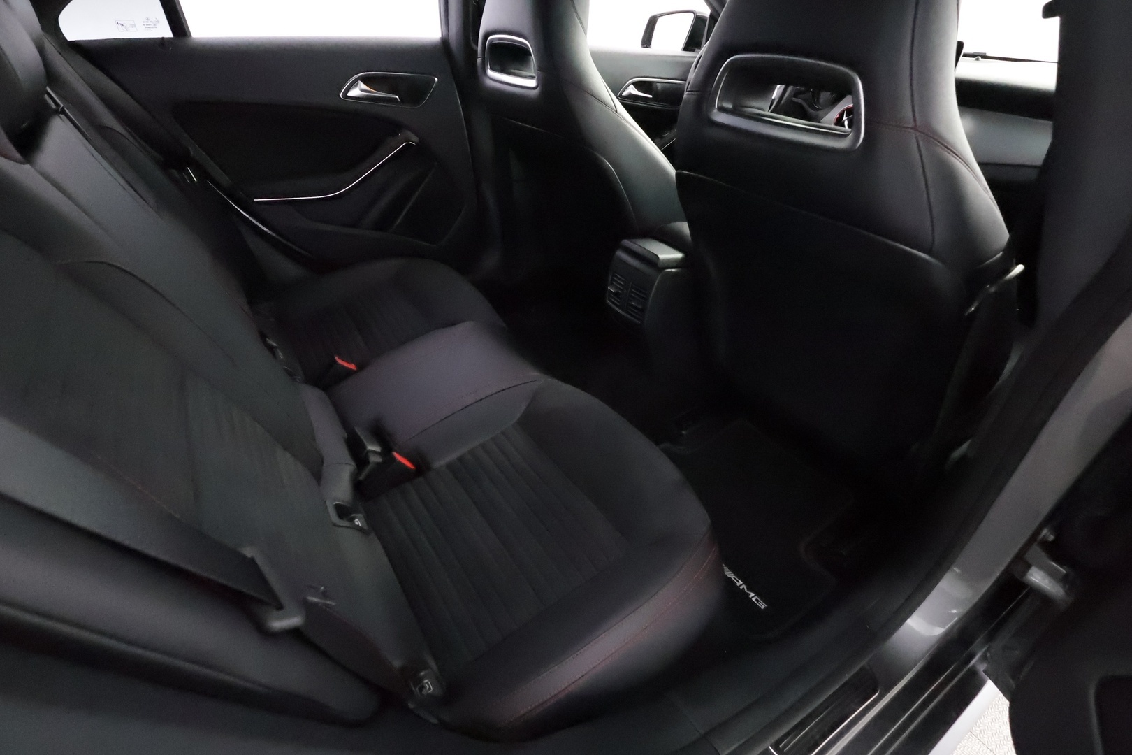 MERCEDES-BENZ CLA 2019