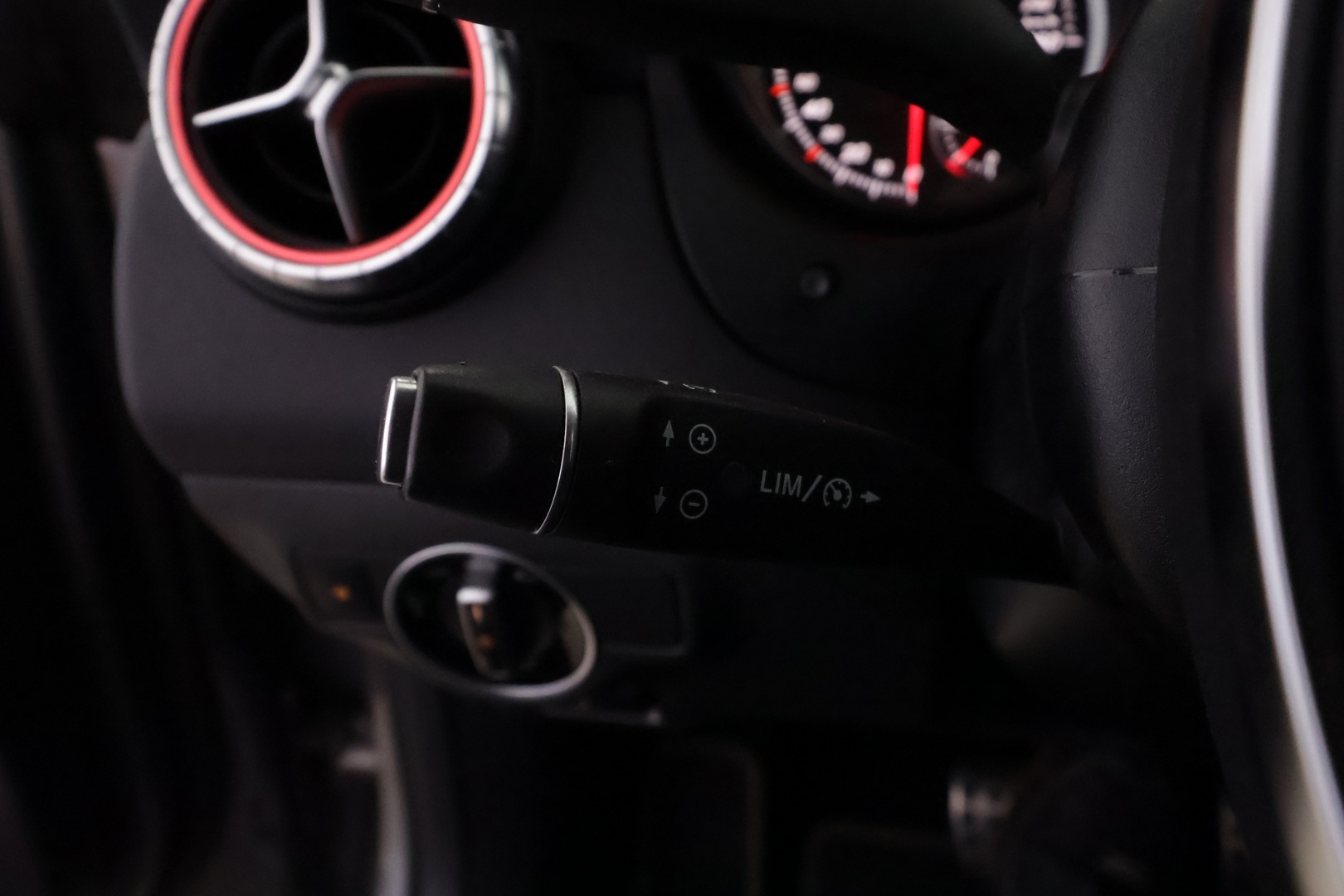 MERCEDES-BENZ CLA 2019