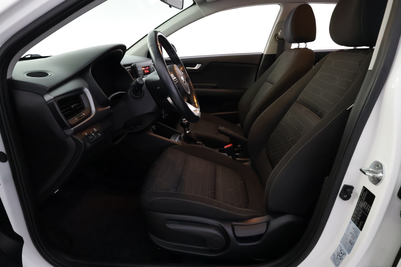 KIA Rio 11