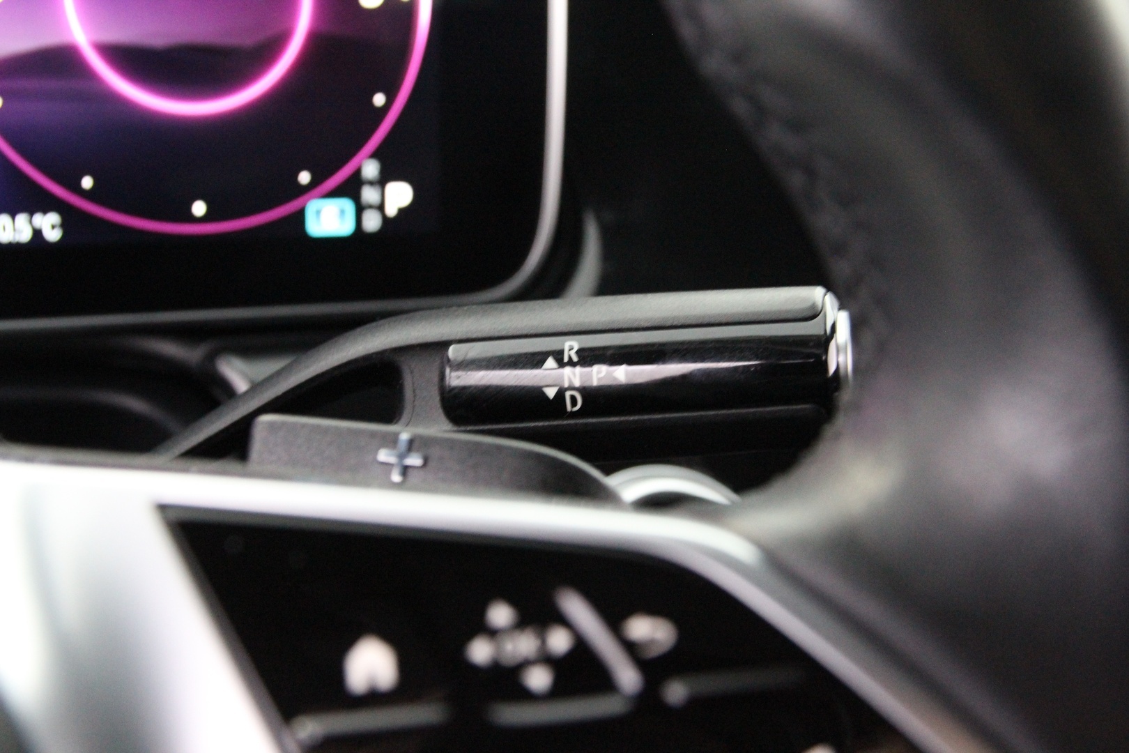 MERCEDES-BENZ EQE 2023