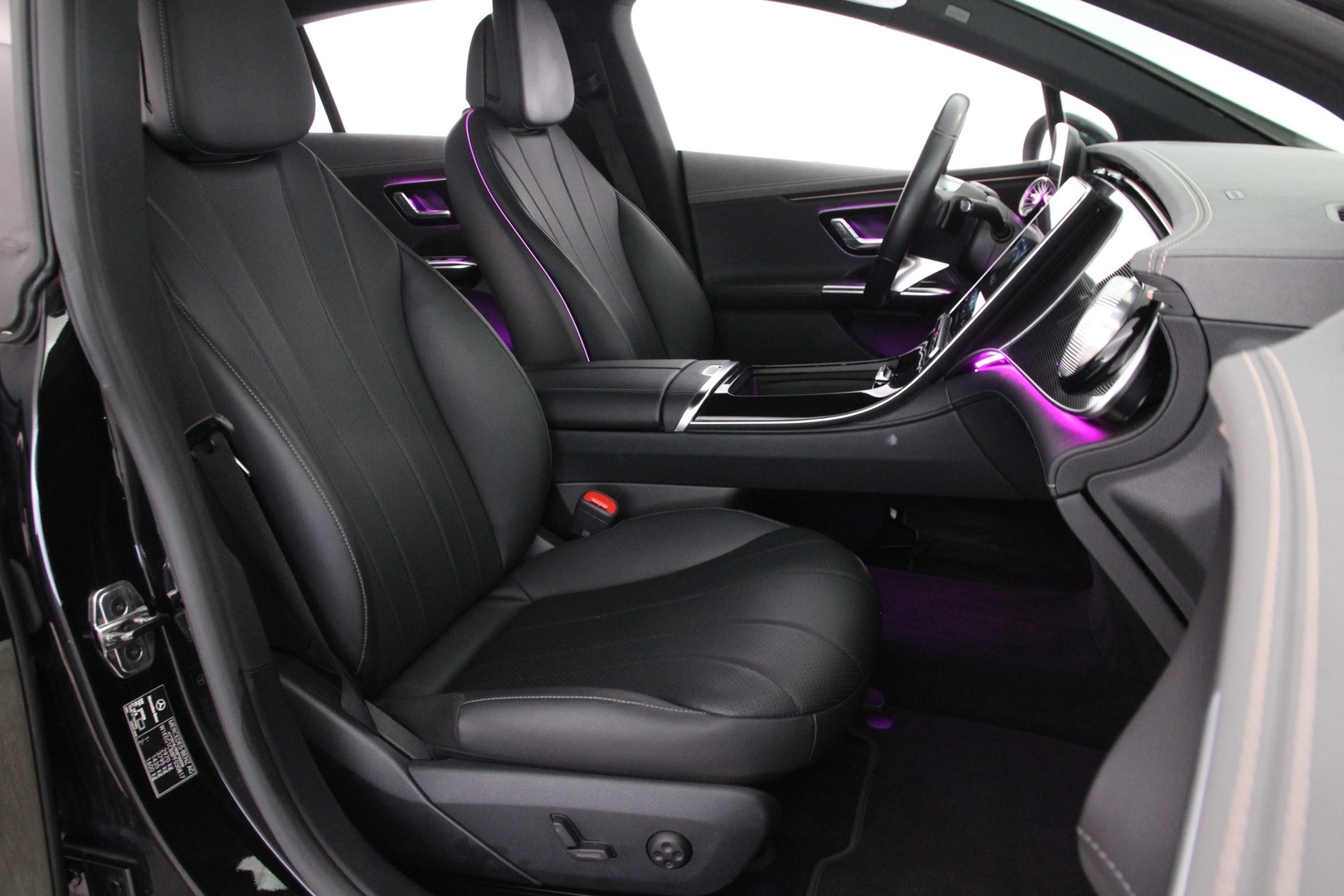 MERCEDES-BENZ EQE 2023