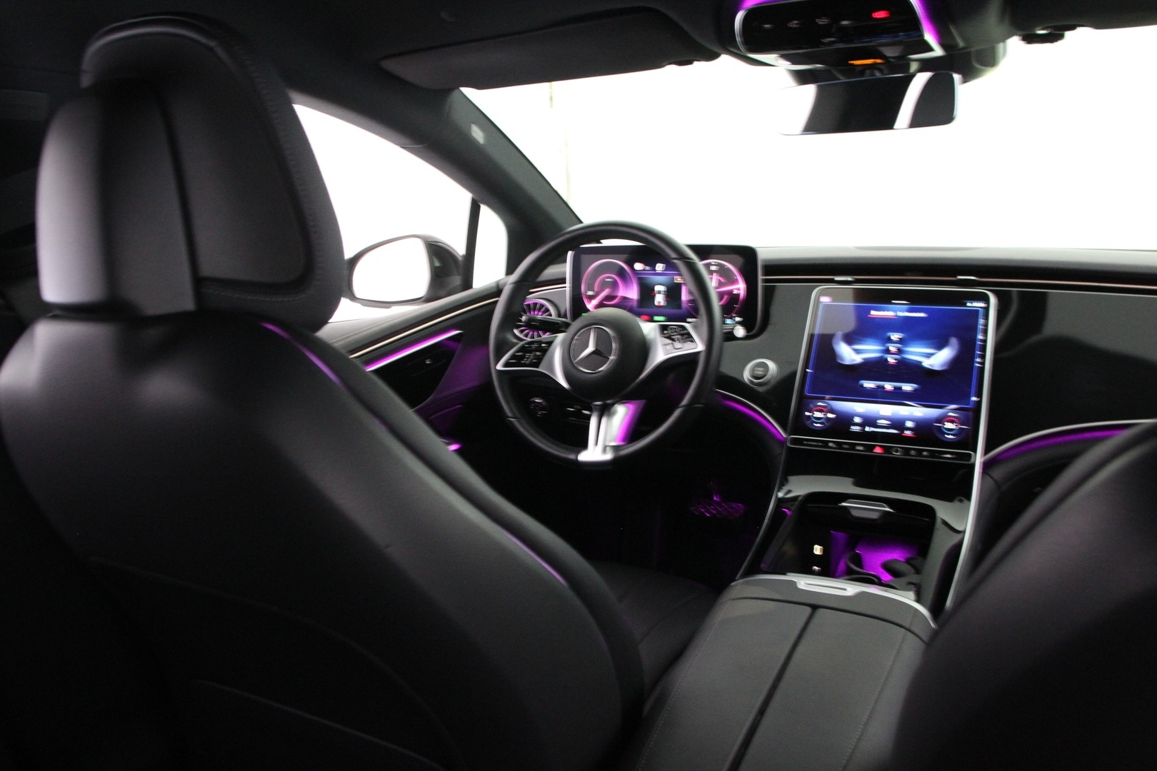 MERCEDES-BENZ EQE 2023