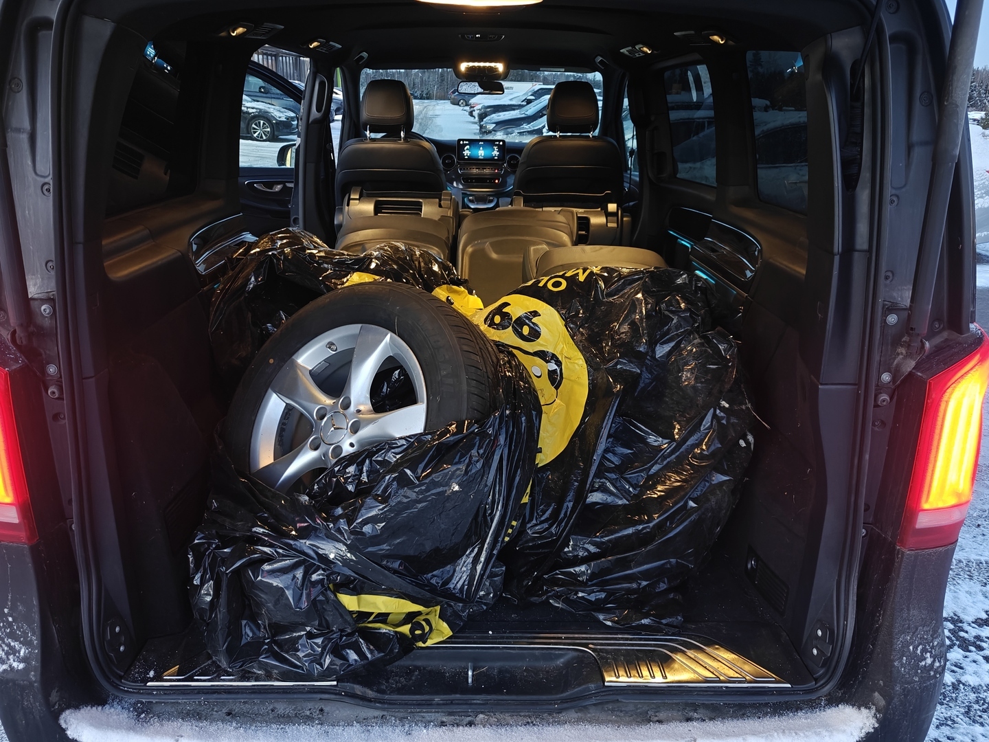 MERCEDES-BENZ EQV 2022