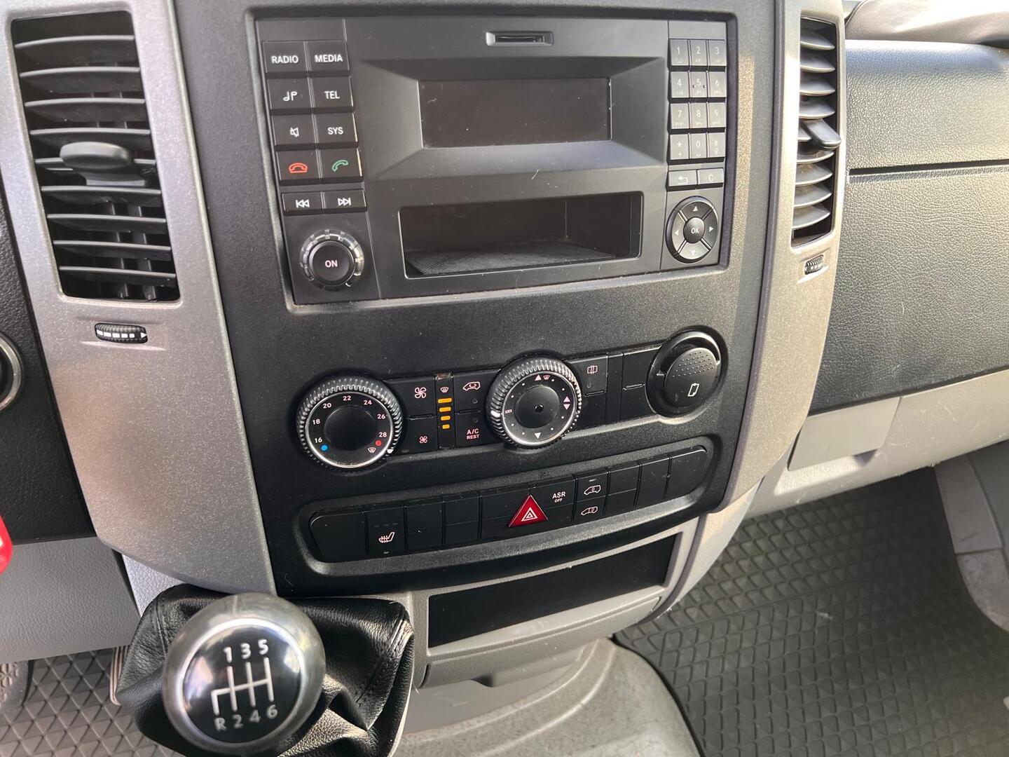 VOLKSWAGEN Crafter 2016