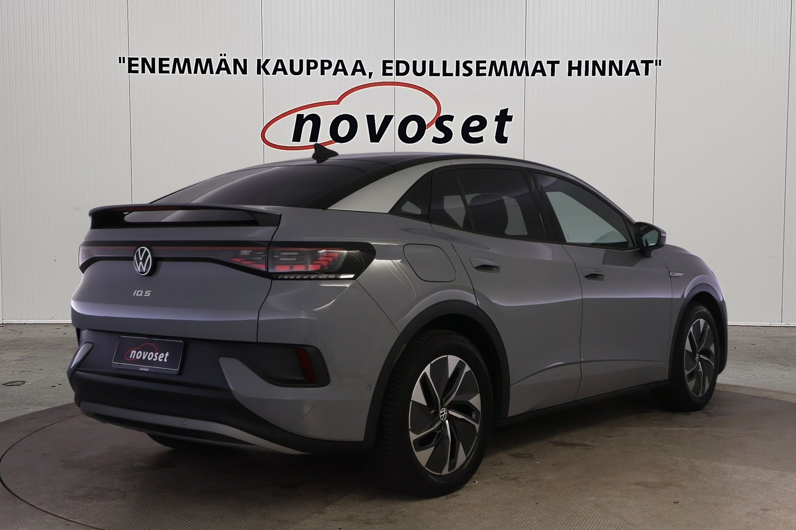 VOLKSWAGEN ID.5 4