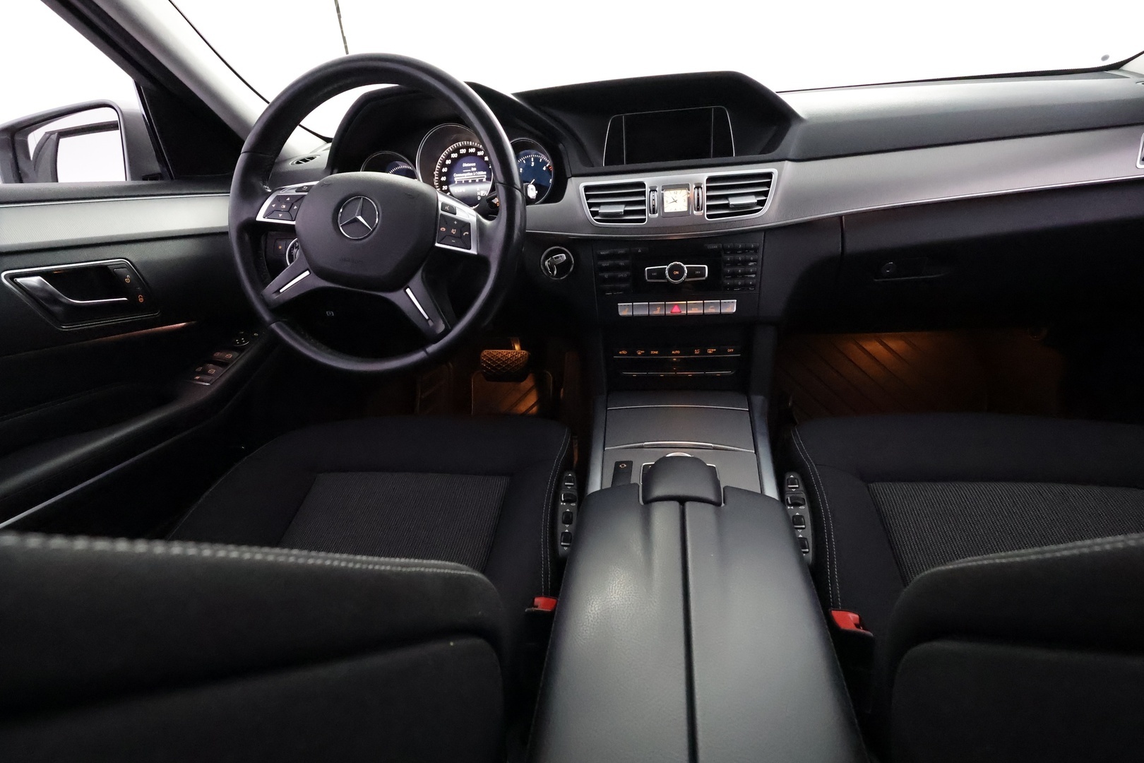 MERCEDES-BENZ E 19
