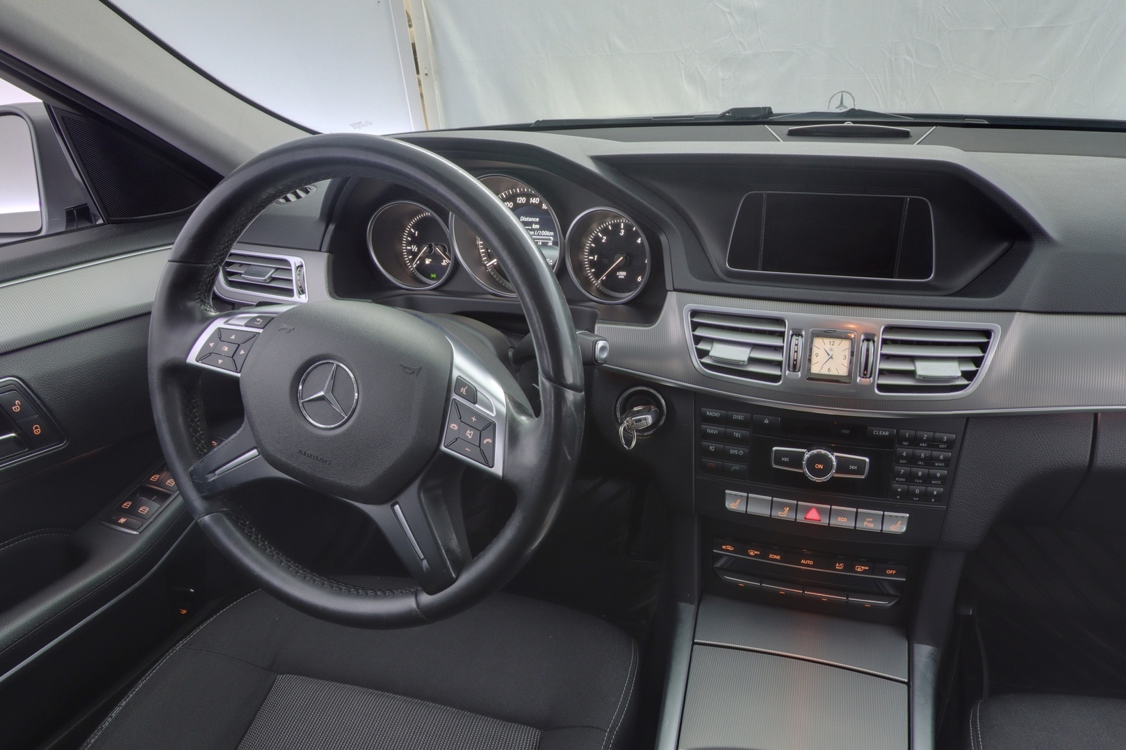 MERCEDES-BENZ E 8