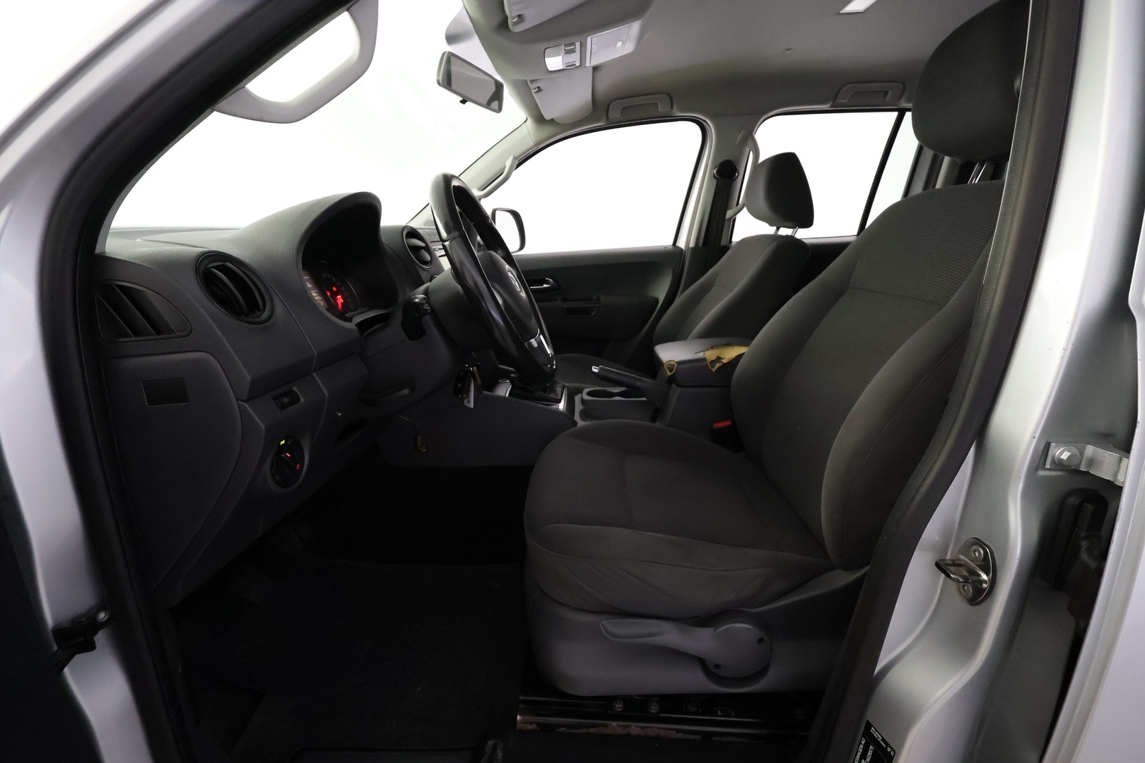 VOLKSWAGEN Amarok 2012
