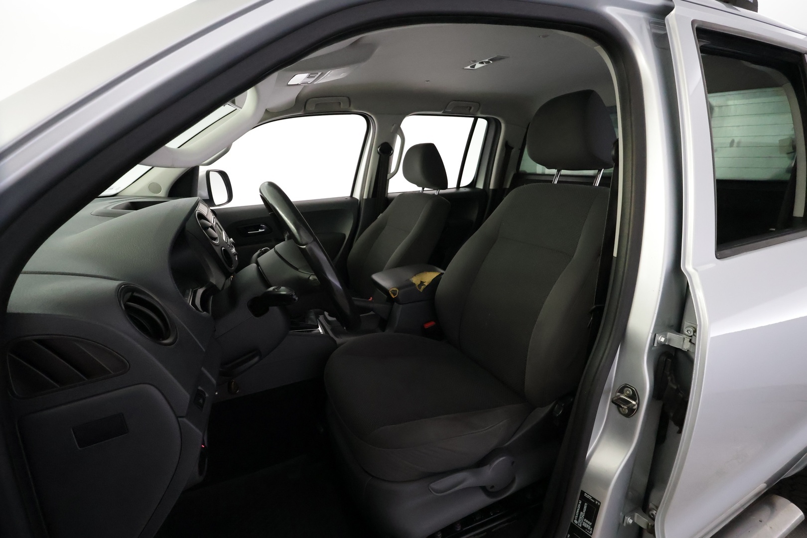 VOLKSWAGEN Amarok 2012
