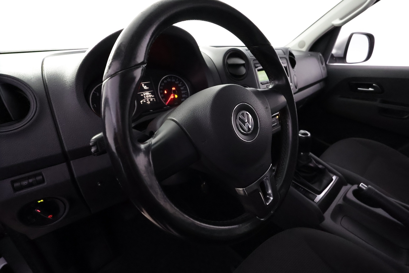 VOLKSWAGEN Amarok 2012