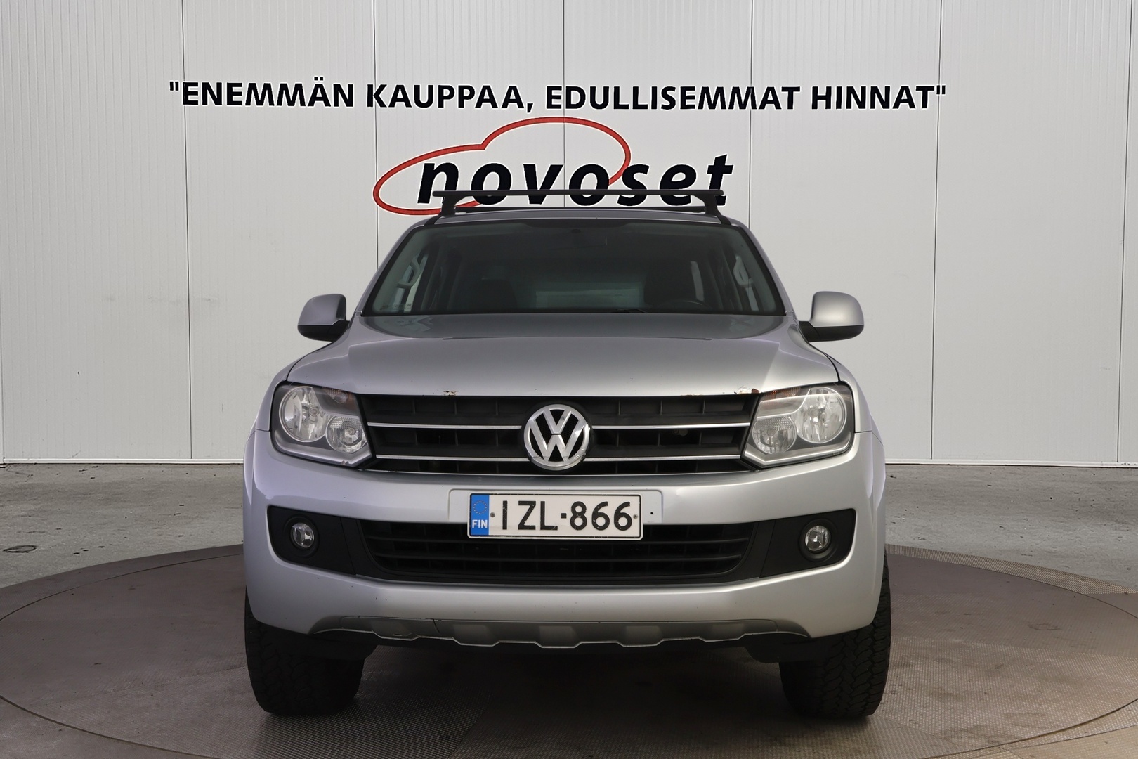 VOLKSWAGEN Amarok 2012