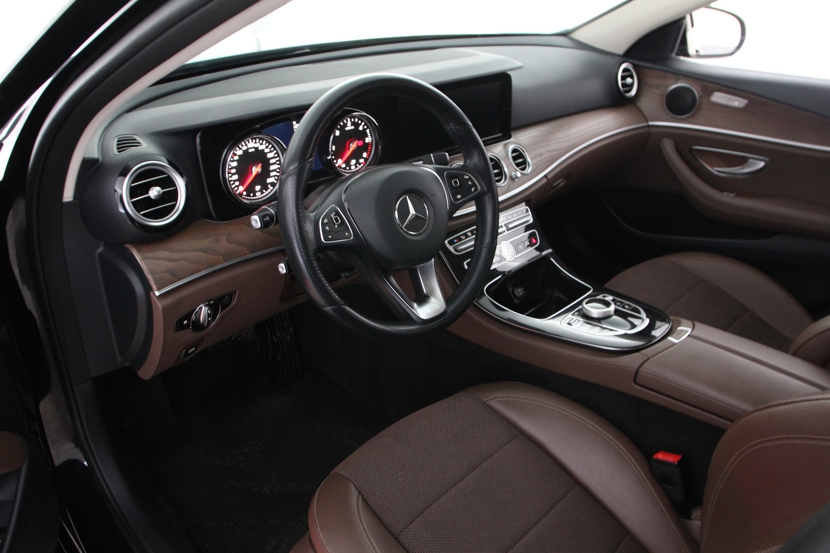 MERCEDES-BENZ E 2018