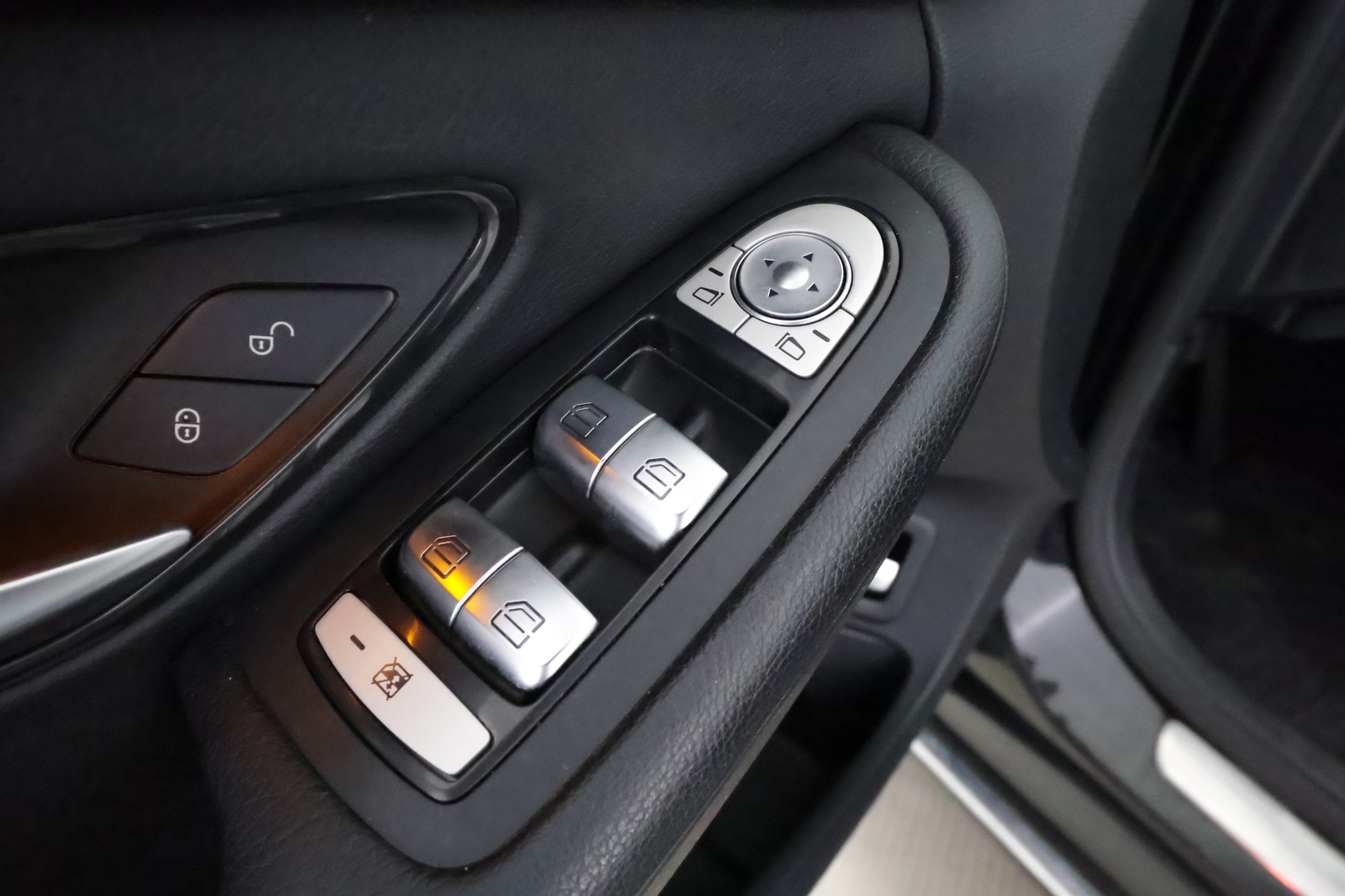 MERCEDES-BENZ C 2019