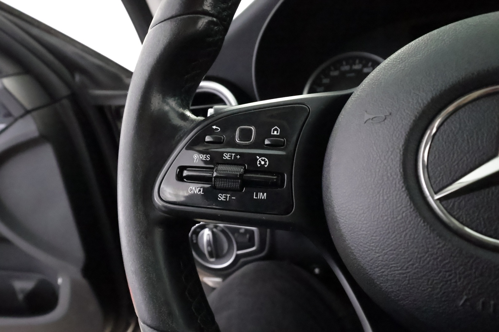 MERCEDES-BENZ C 2019