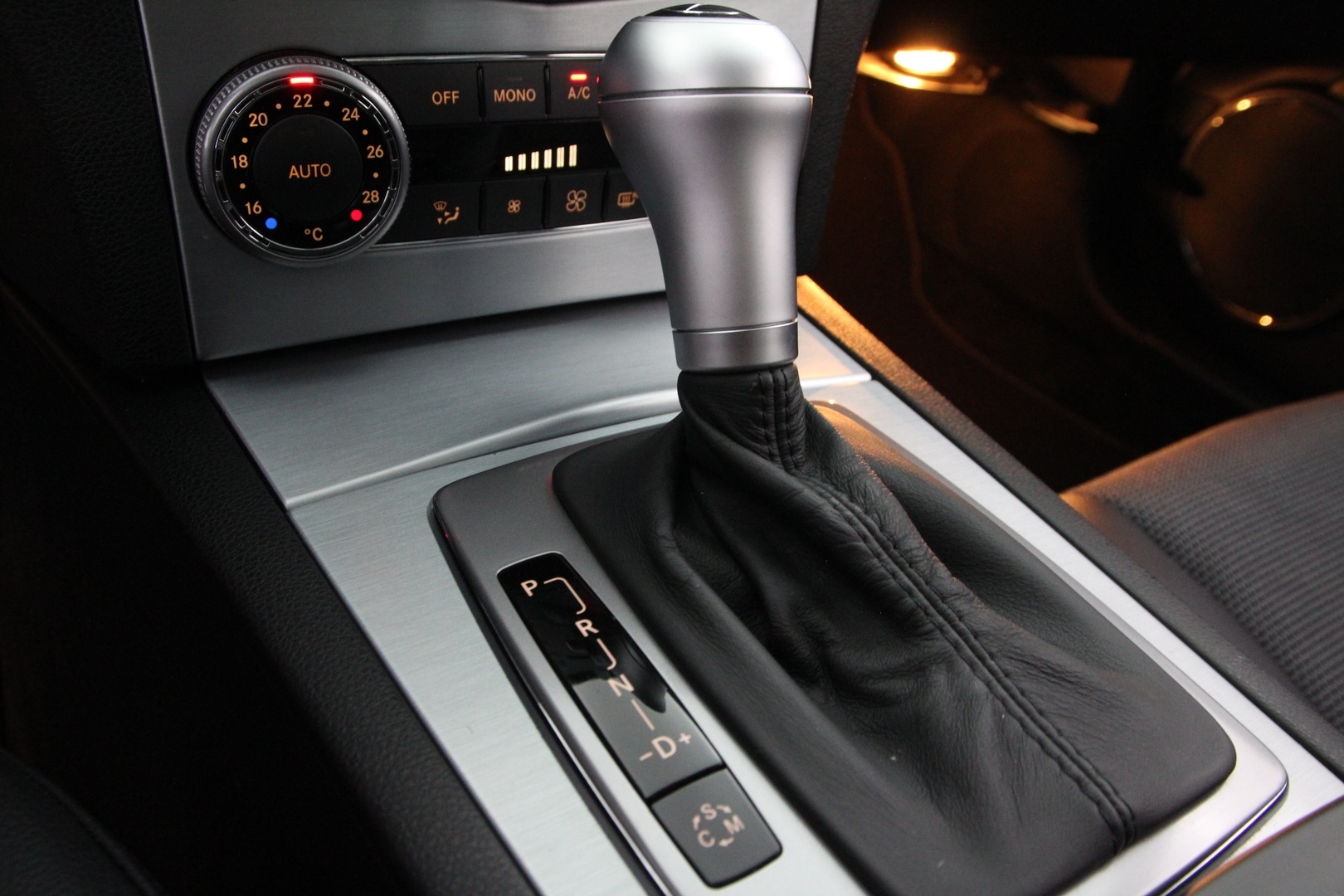 MERCEDES-BENZ C 2010