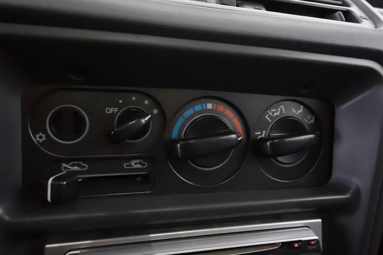 MITSUBISHI Pajero 1999