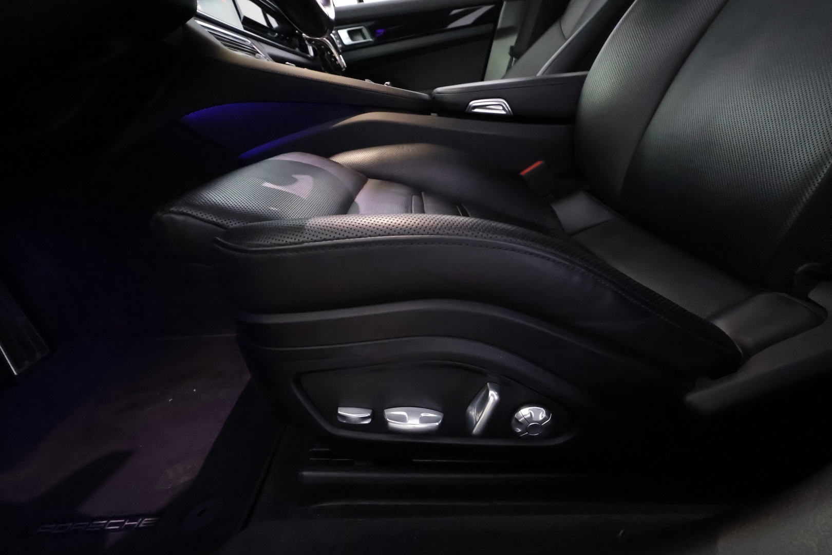 PORSCHE Panamera 2018