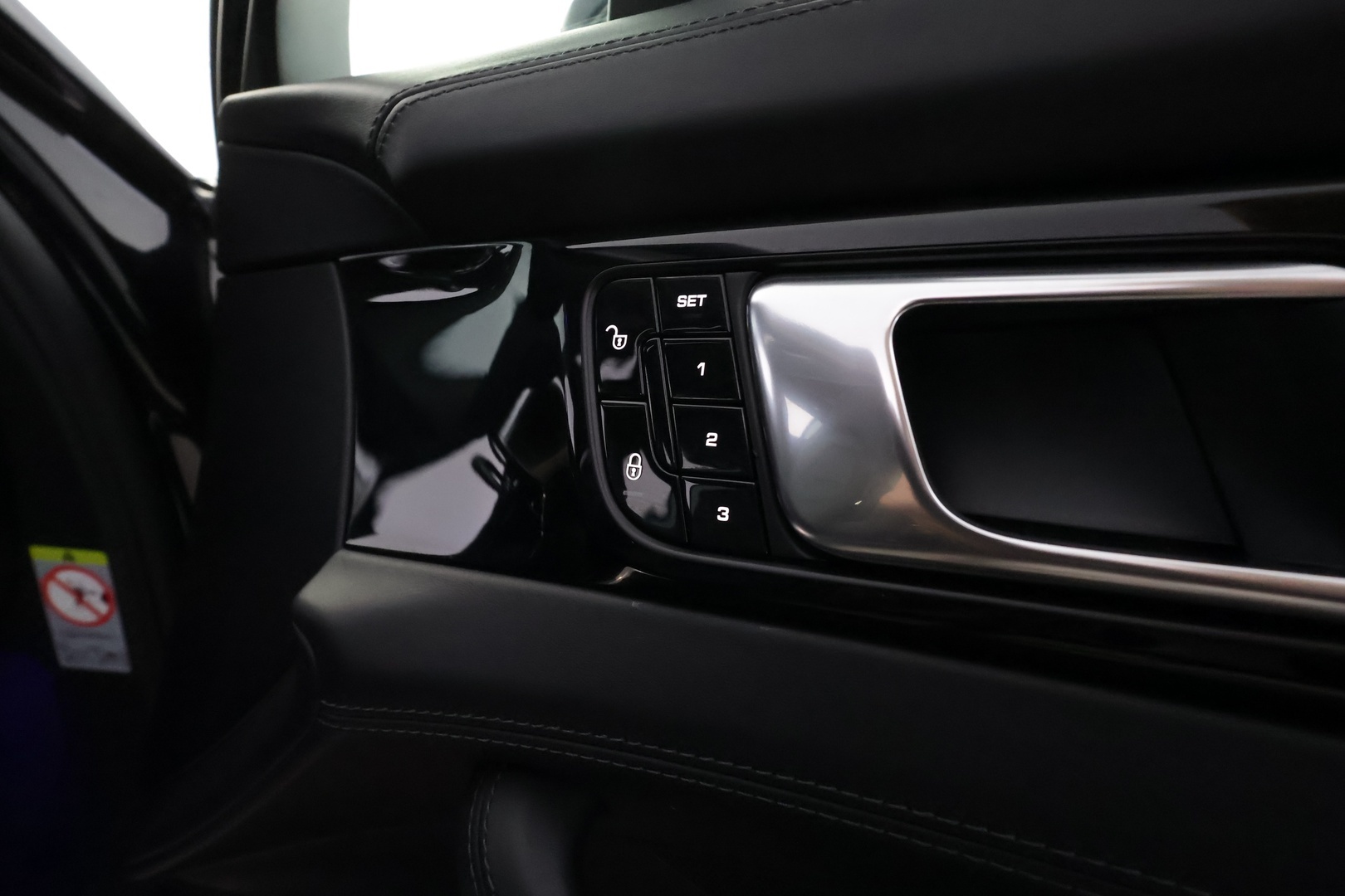 PORSCHE Panamera 2018