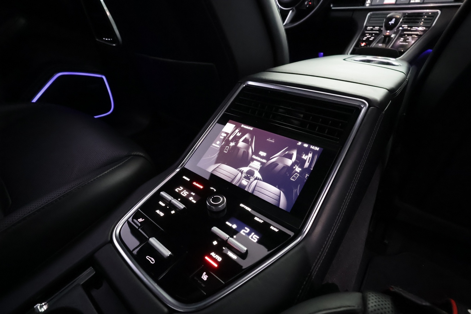 PORSCHE Panamera 2018