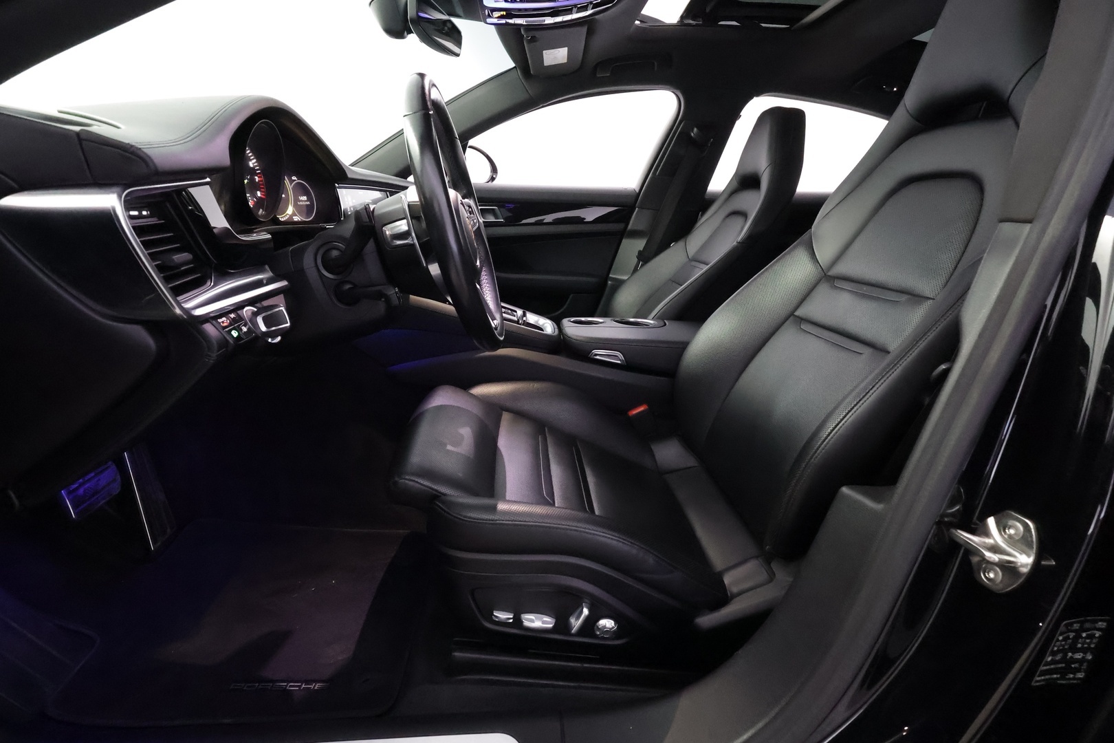 PORSCHE Panamera 2018