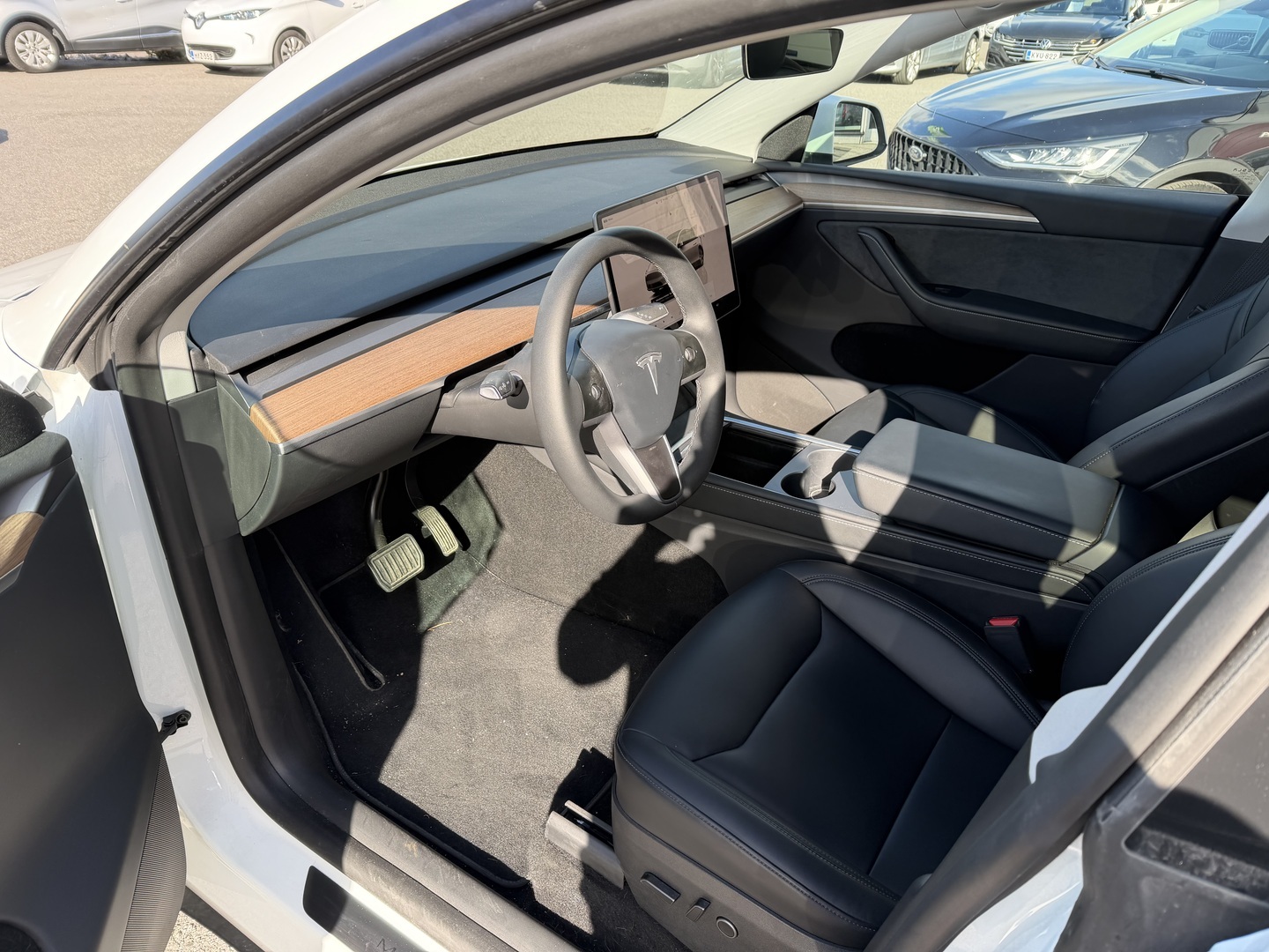TESLA Model Y 2024