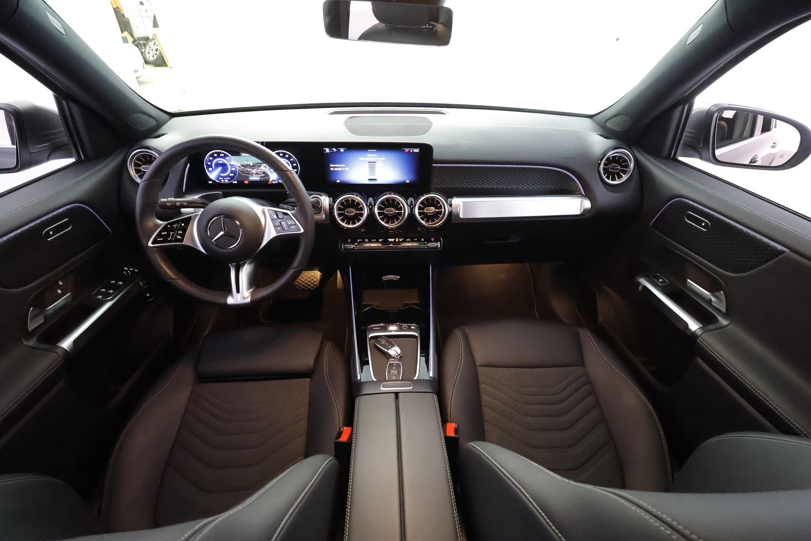 MERCEDES-BENZ EQB 2025