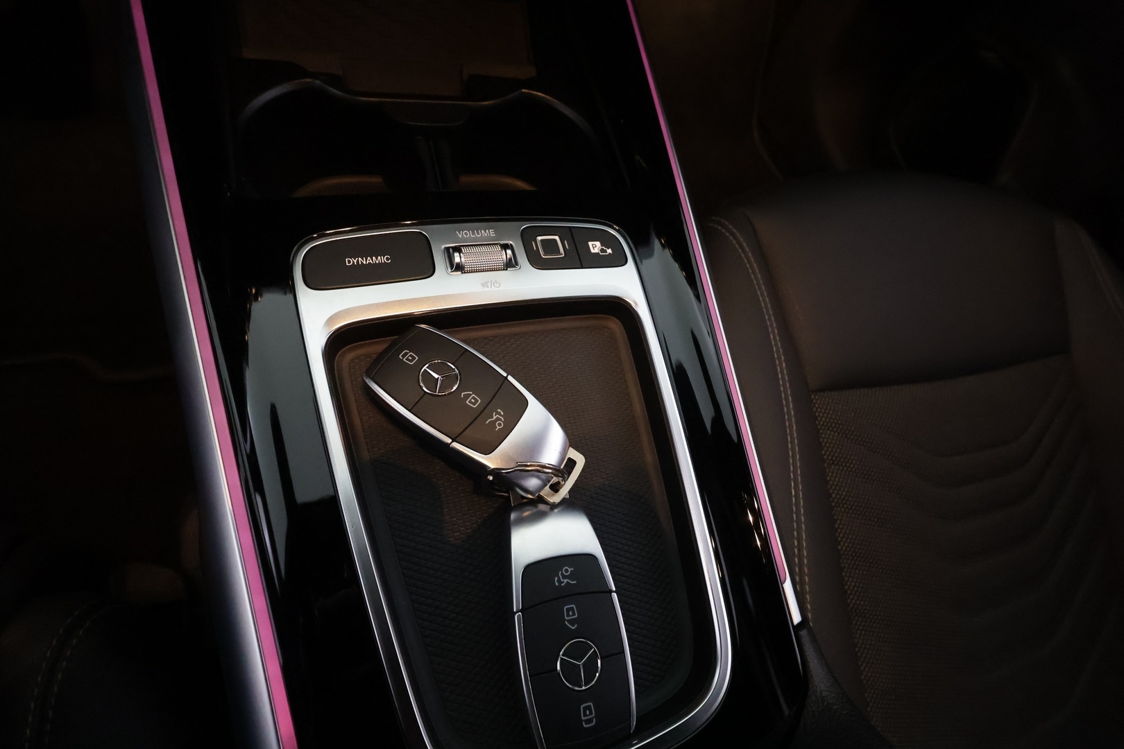 MERCEDES-BENZ EQB 2025
