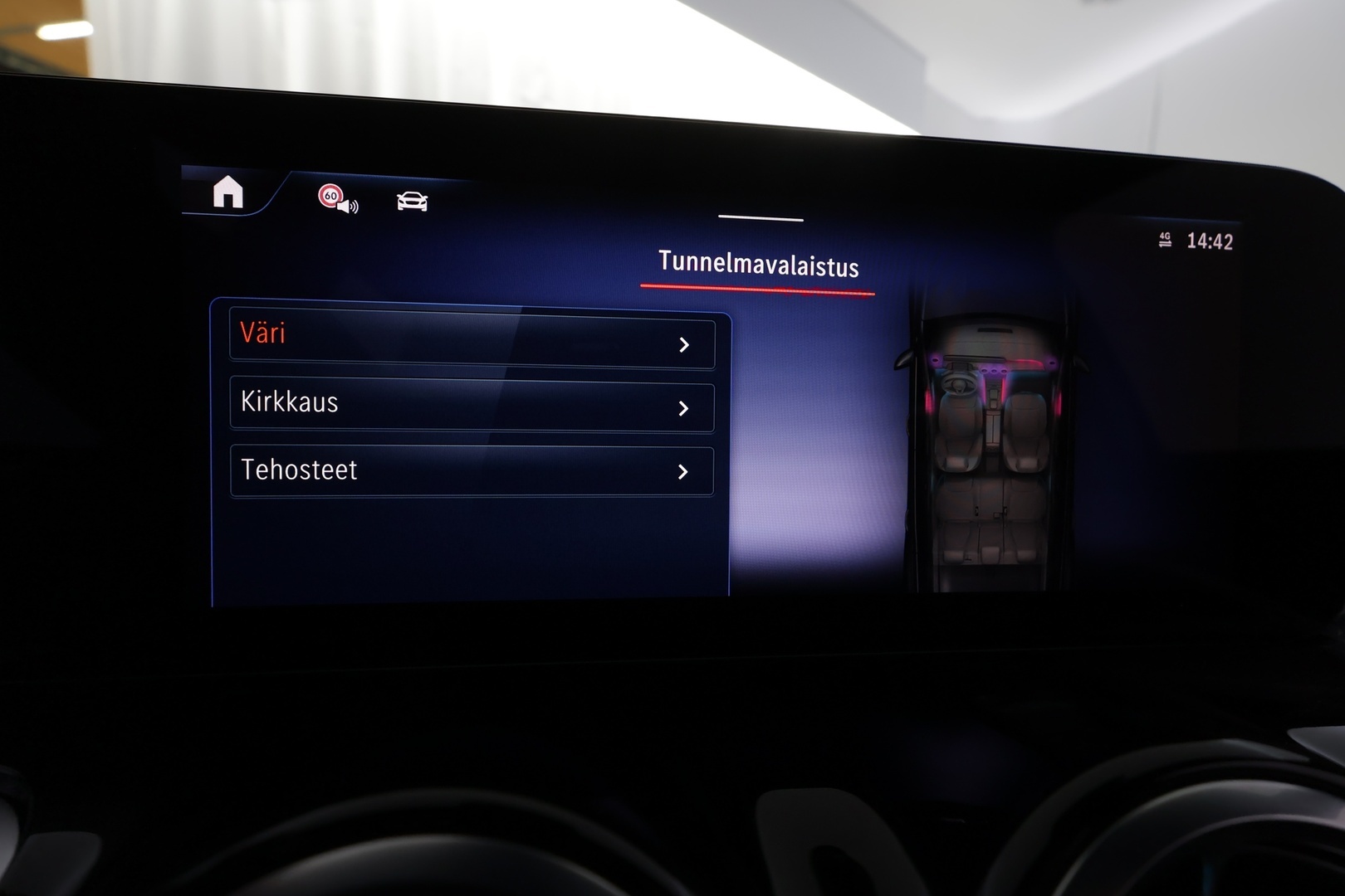MERCEDES-BENZ EQB 2025