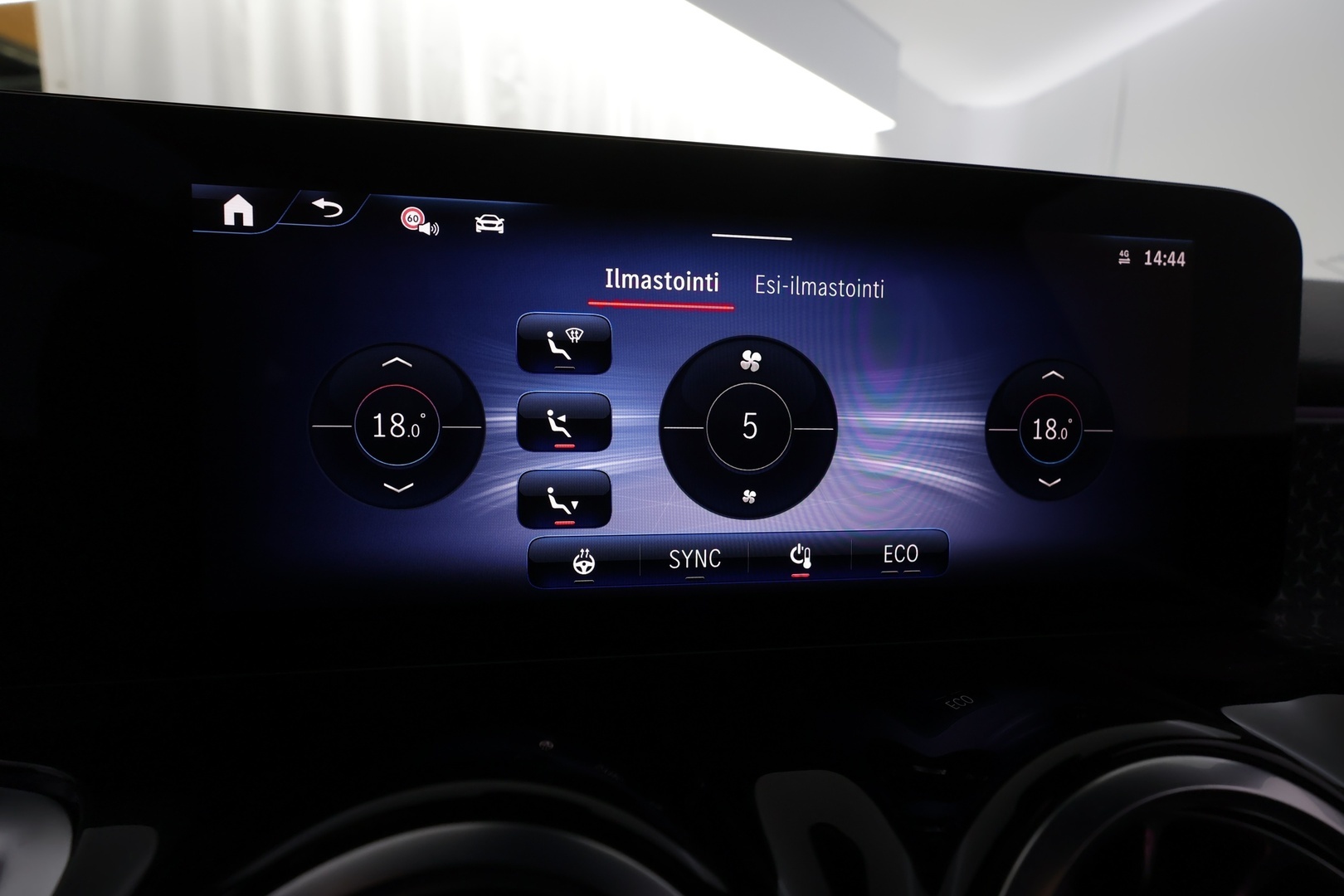 MERCEDES-BENZ EQB 2025