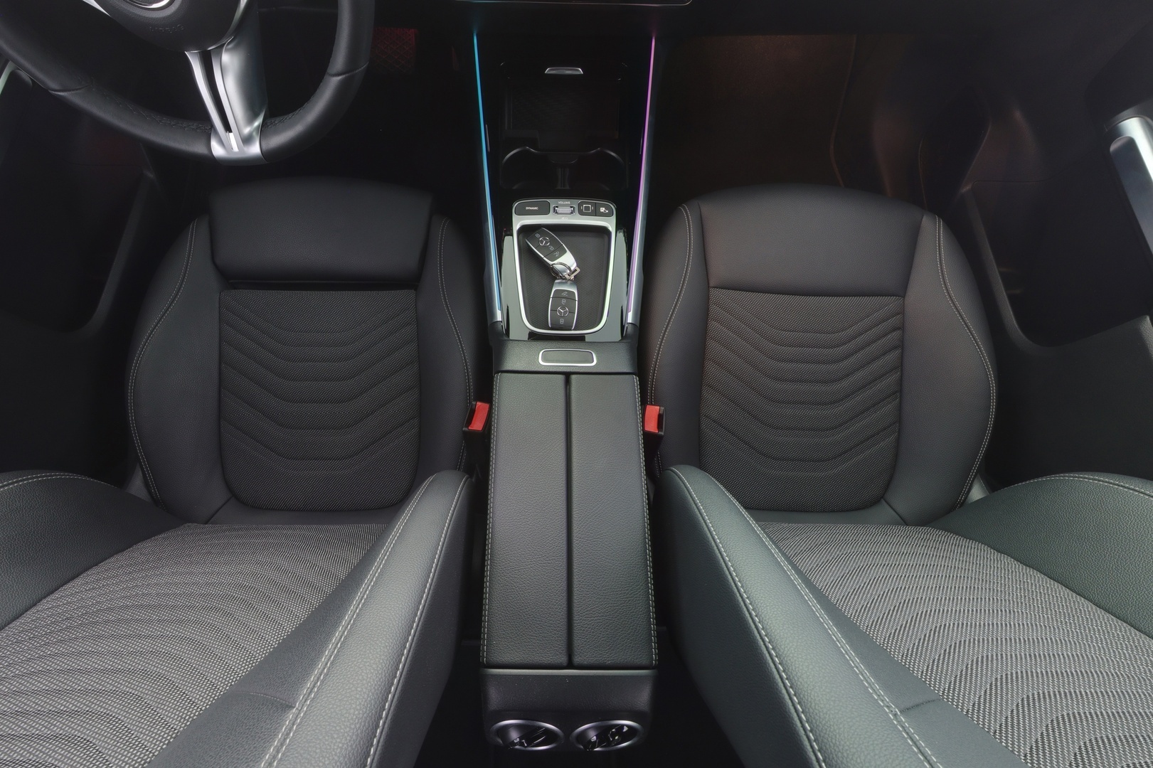 MERCEDES-BENZ EQB 2025