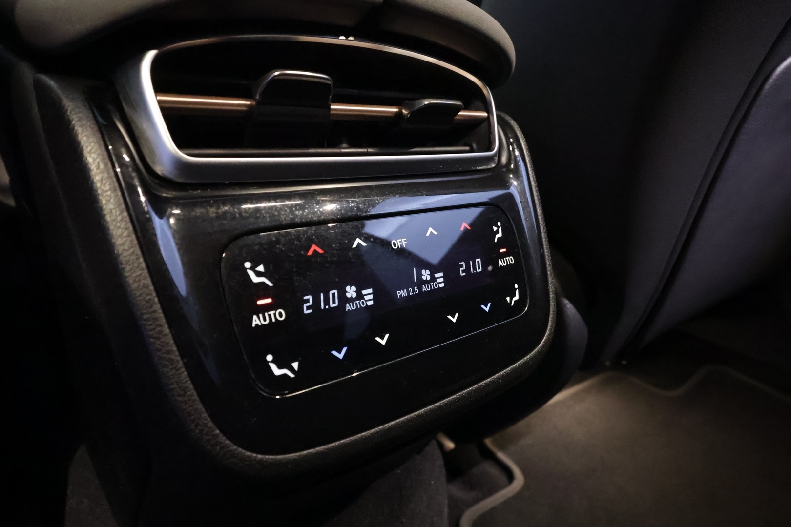 MERCEDES-BENZ EQS 44