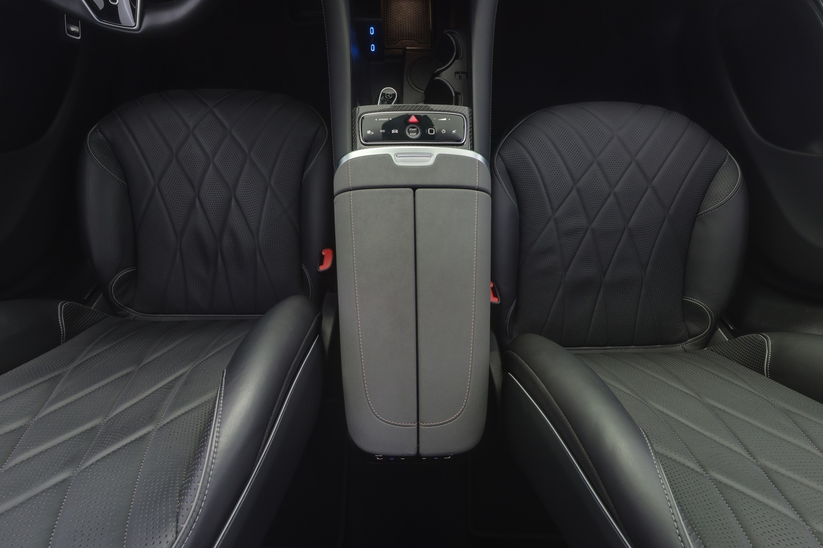MERCEDES-BENZ EQS 9
