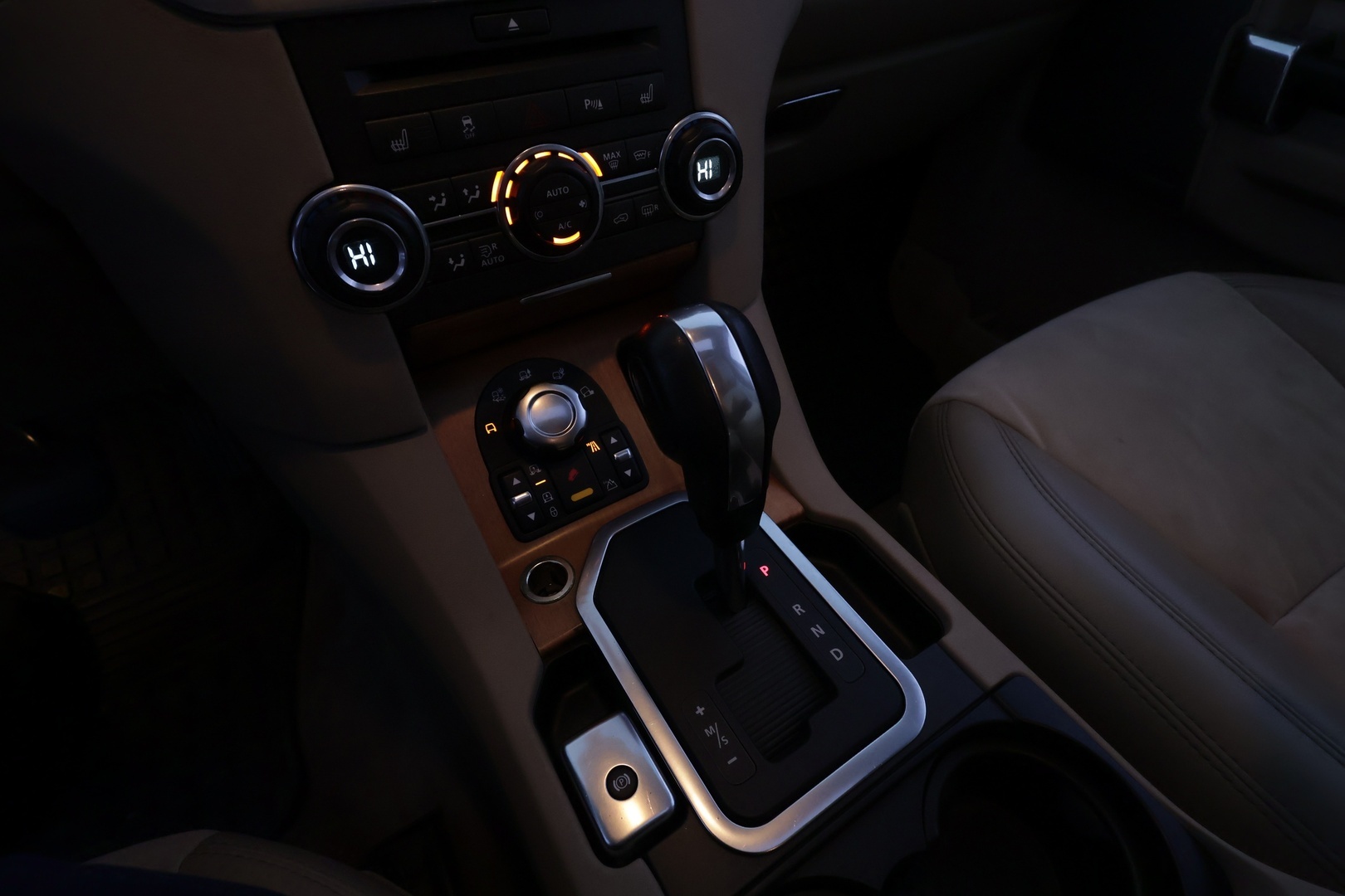 LAND ROVER Discovery 2011